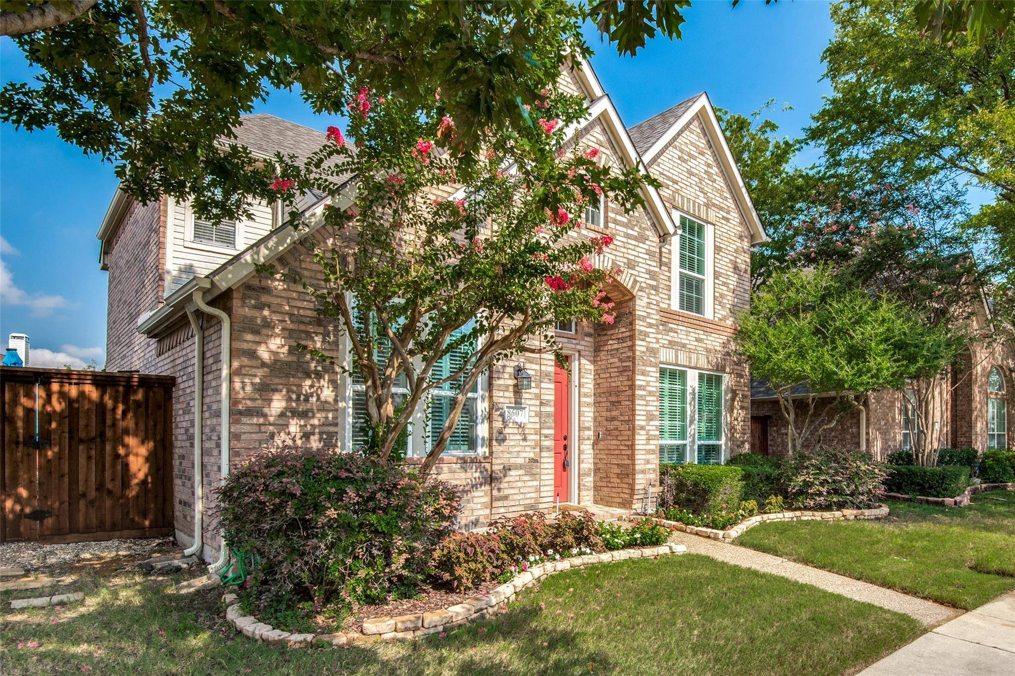 Irving, TX 75063,8607 Old Oak Drive