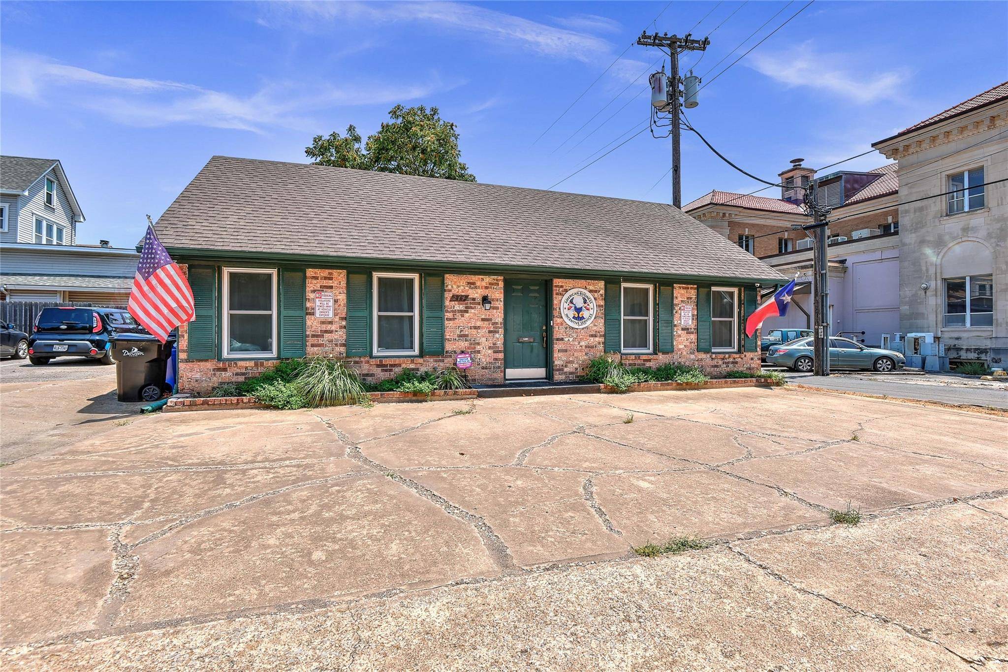 Denison, TX 75020,214 N Rusk Avenue