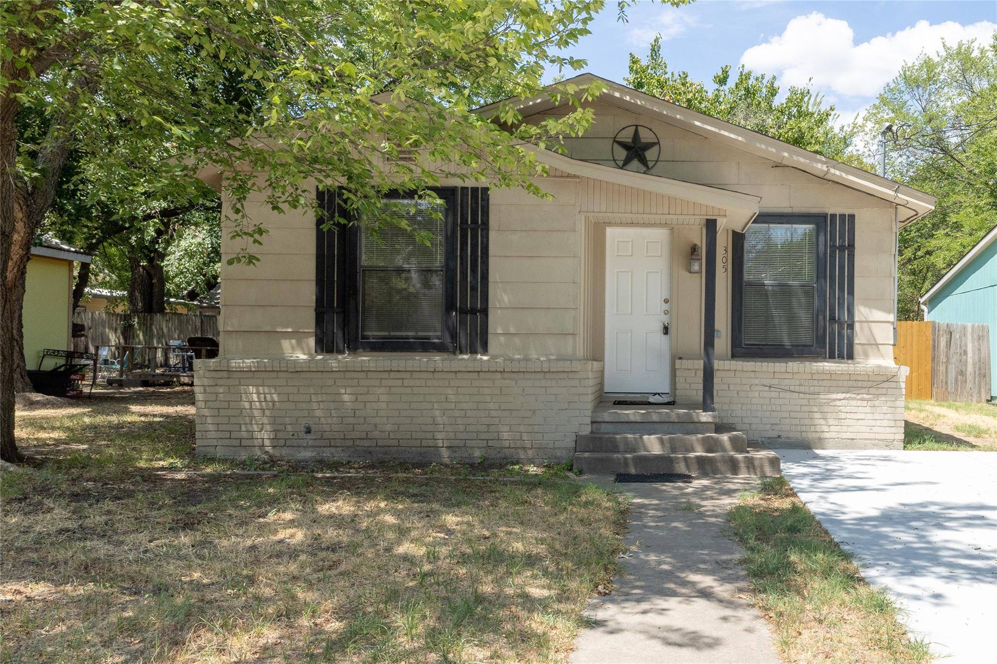 Weatherford, TX 76086,305 Bryan Street