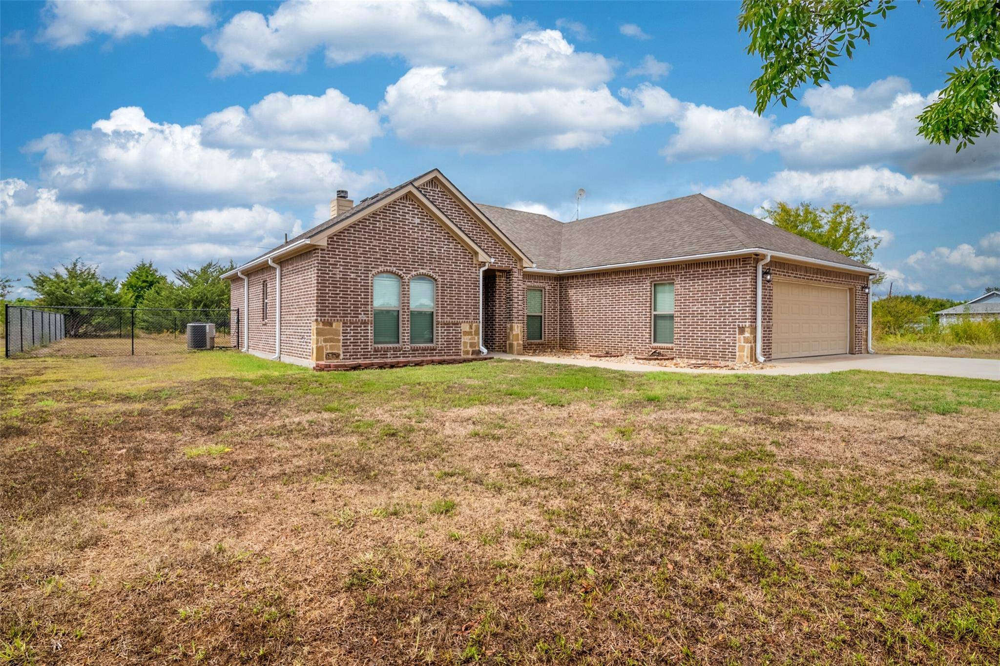 East Tawakoni, TX 75472,137 Center Road