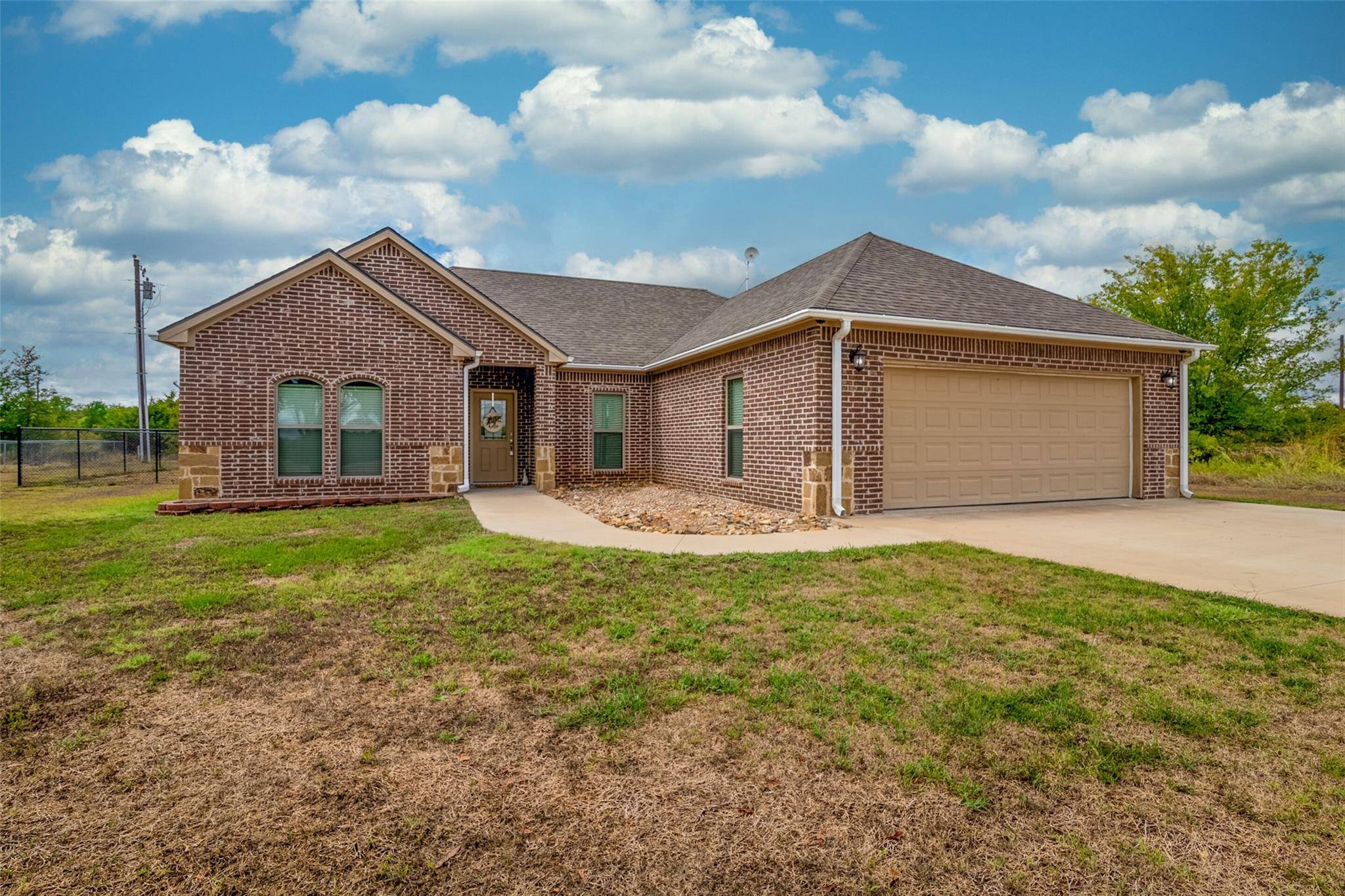 East Tawakoni, TX 75472,137 Center Road