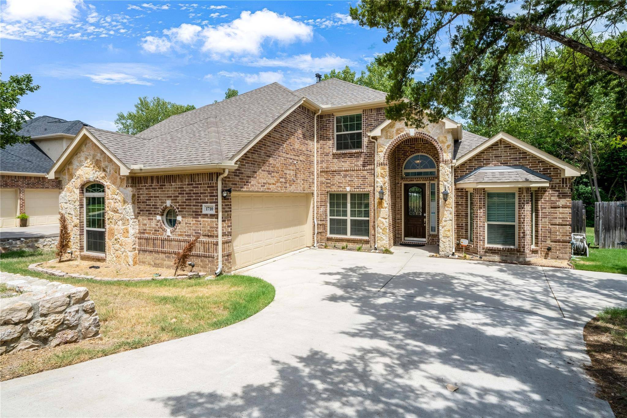 Desoto, TX 75115,1710 Carriage Creek Drive