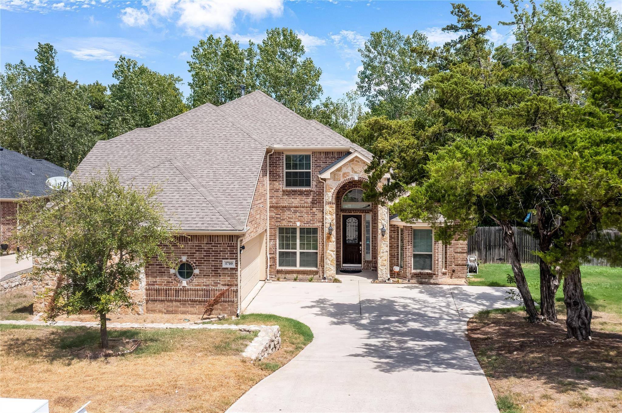 Desoto, TX 75115,1710 Carriage Creek Drive