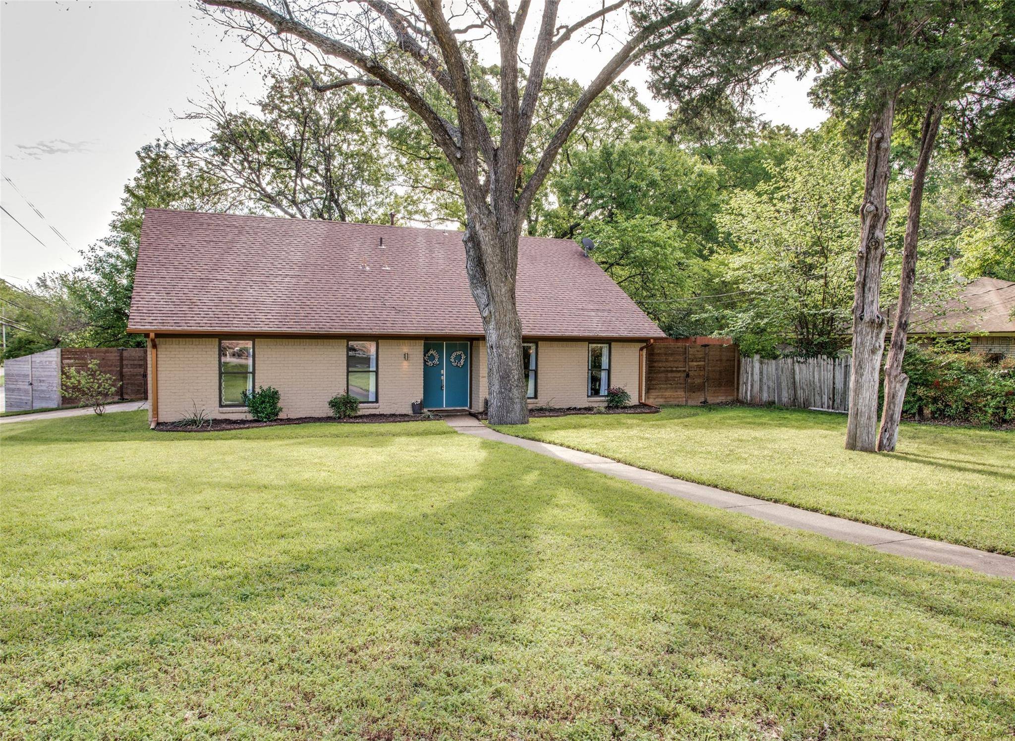 Dallas, TX 75233,3206 Kiest Forest Drive