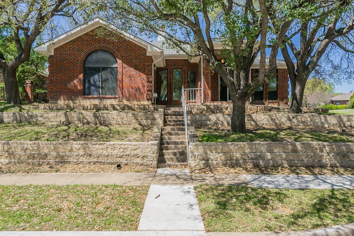 Garland, TX 75043,1721 Knob Hill Drive