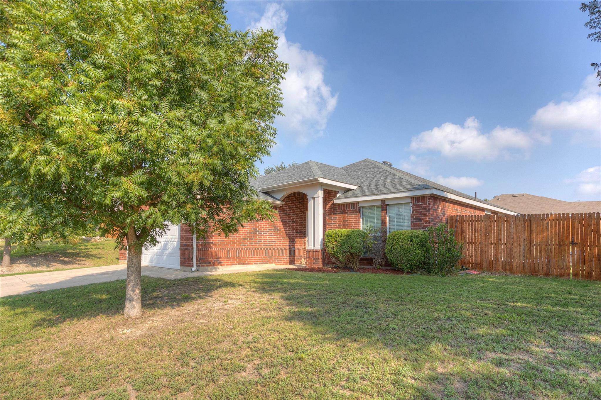 Benbrook, TX 76126,10528 Eastridge Drive