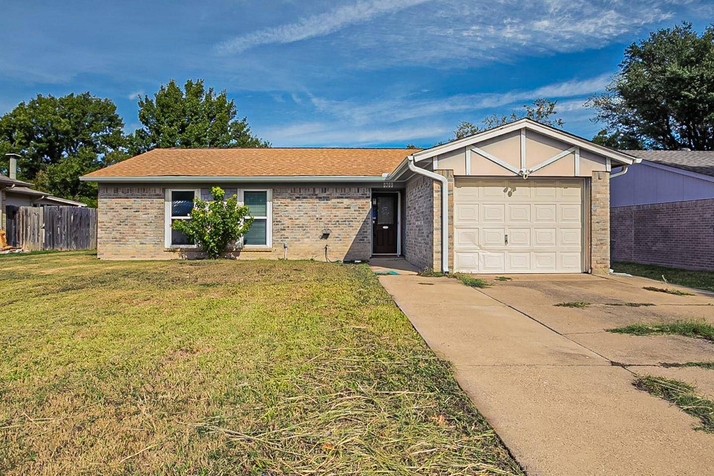 Haltom City, TX 76148,5709 Macgregor Drive