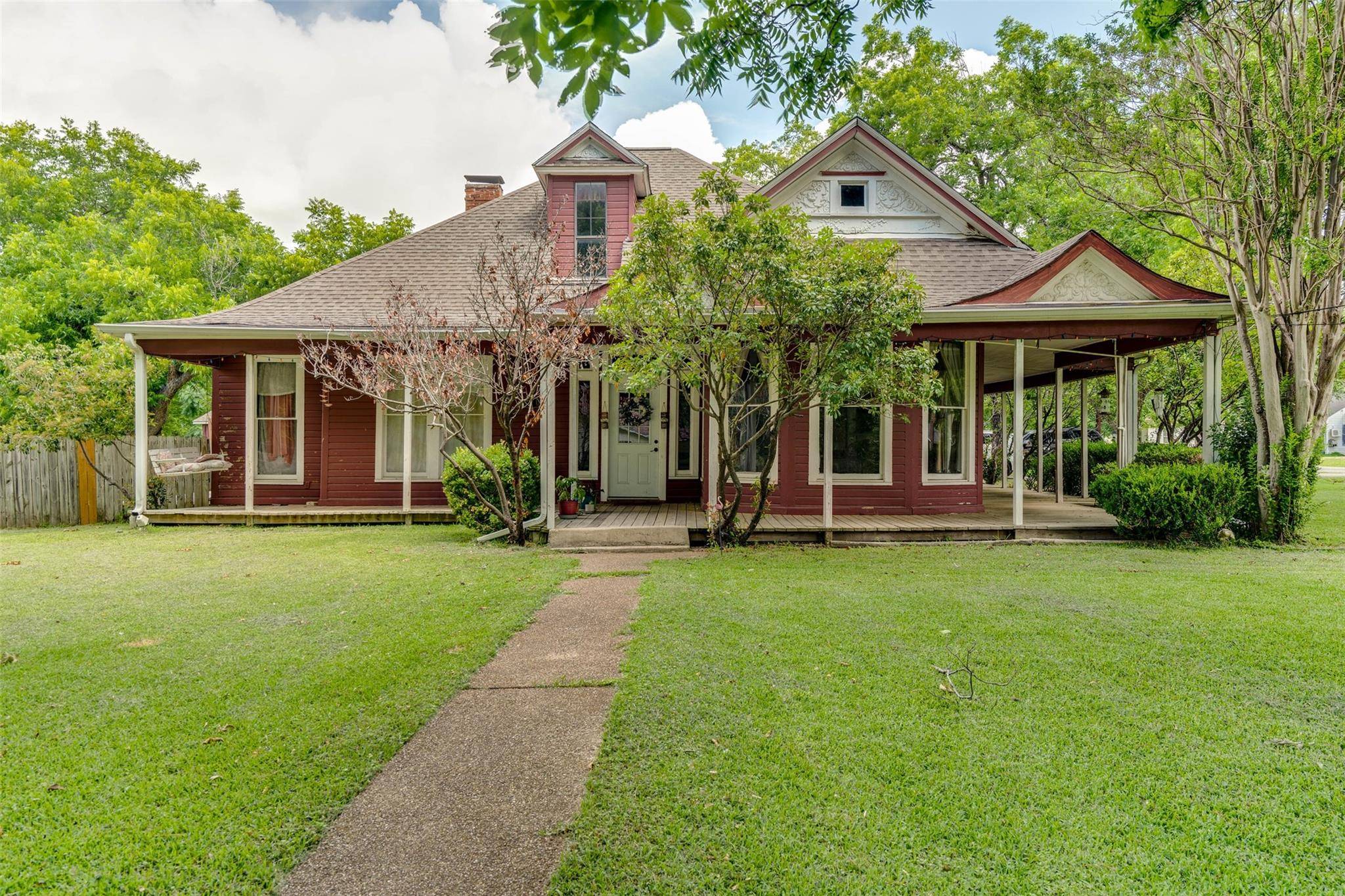 Kerens, TX 75144,500 SW 2nd Street