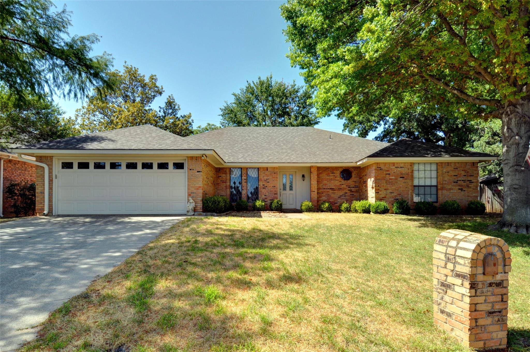 Arlington, TX 76012,1028 Clemson Drive