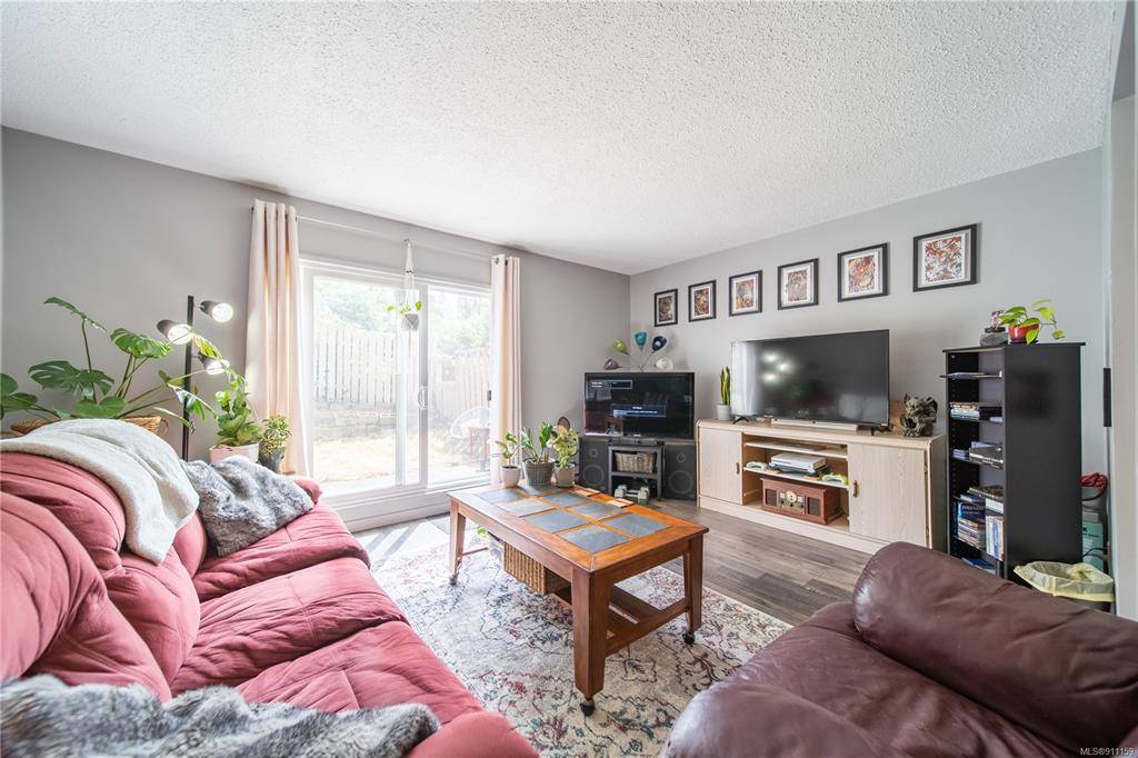 Nanaimo, BC V9R 0G2,25 Pryde Ave #4