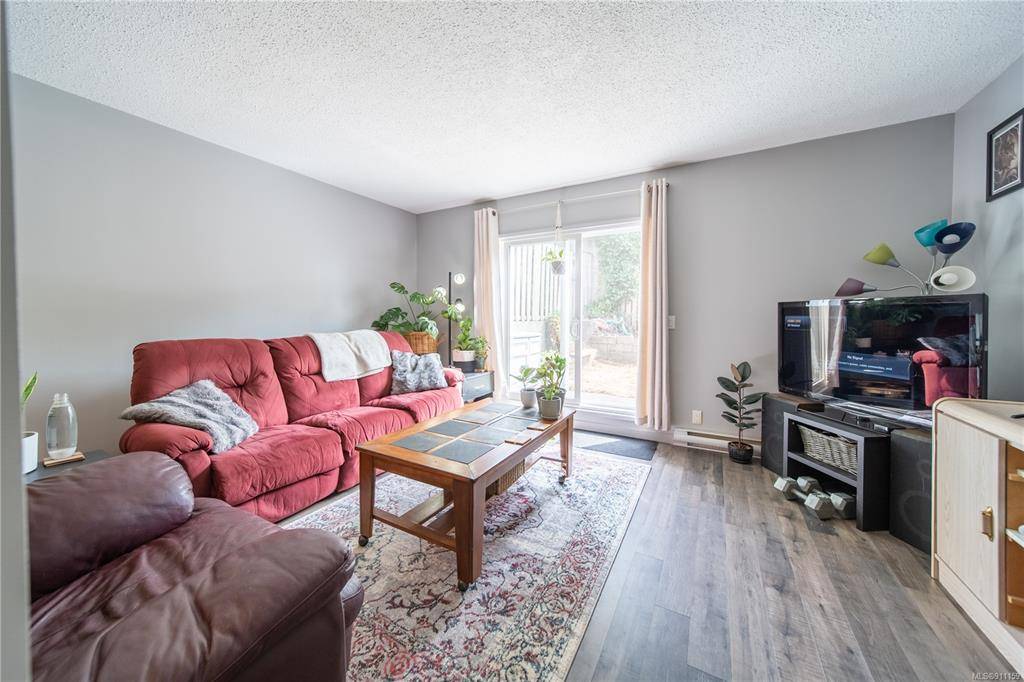 Nanaimo, BC V9R 0G2,25 Pryde Ave #4