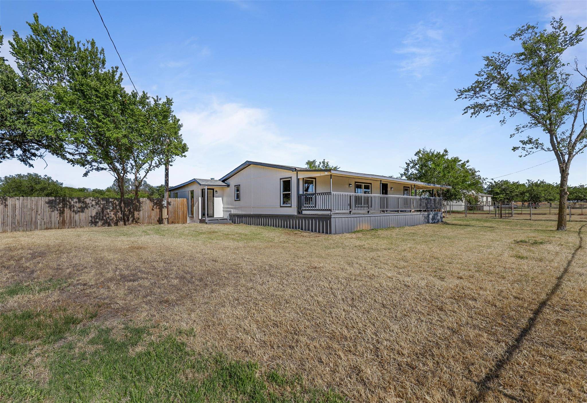 Joshua, TX 76058,5116 Misty Hollow Drive