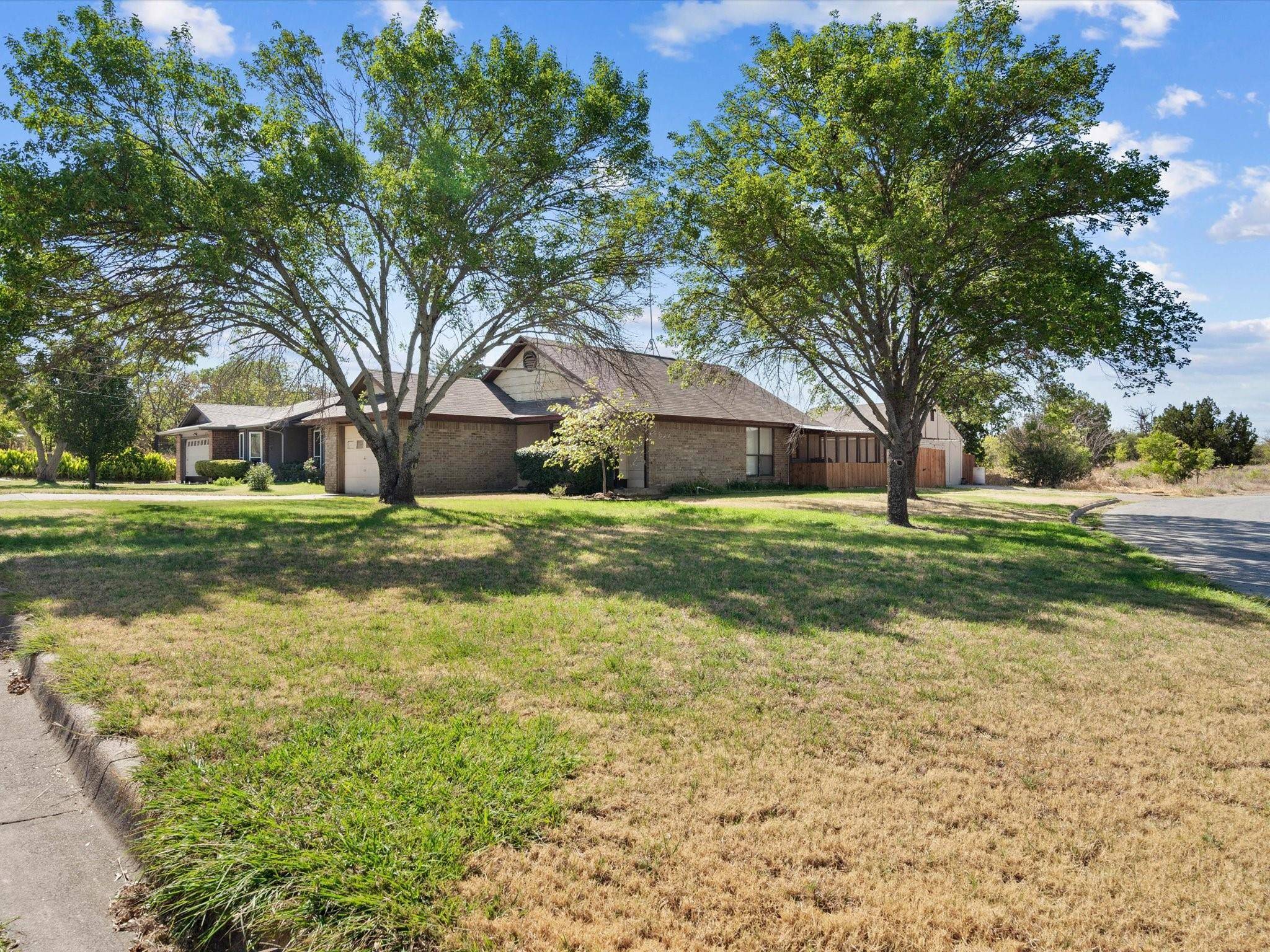 Weatherford, TX 76086,1215 Keechi Street