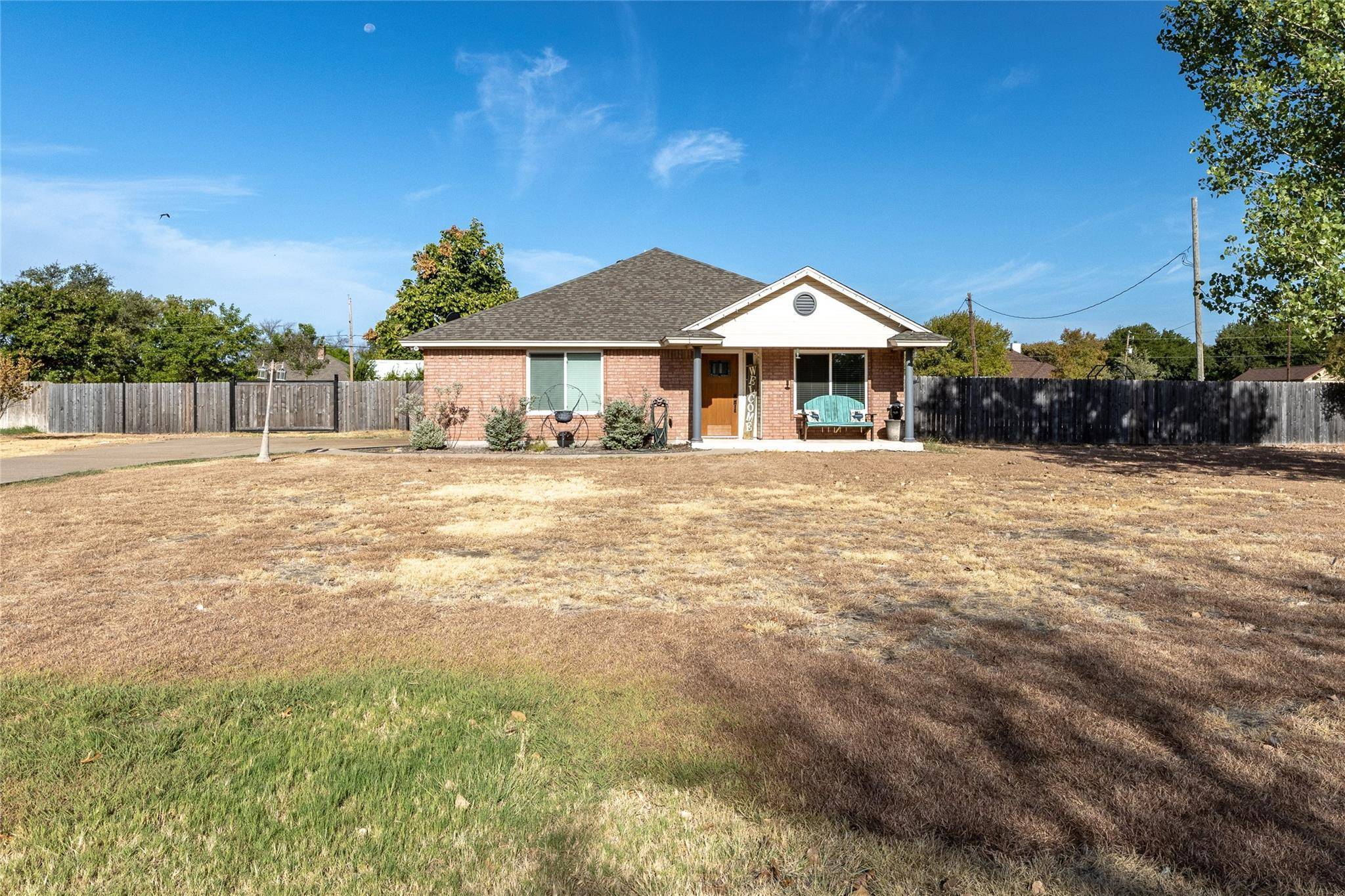 Hudson Oaks, TX 76087,210 Southview Drive