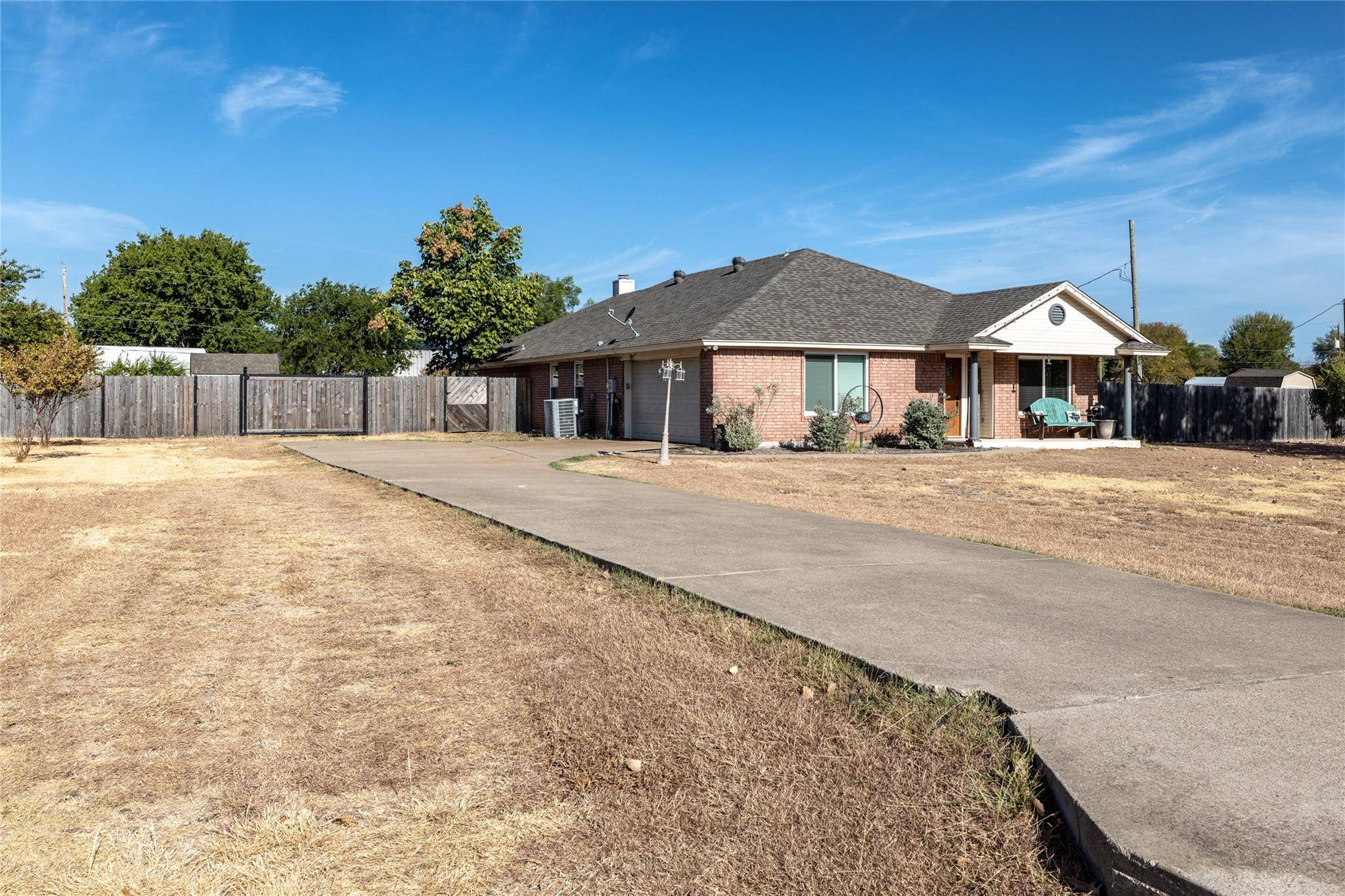 Hudson Oaks, TX 76087,210 Southview Drive