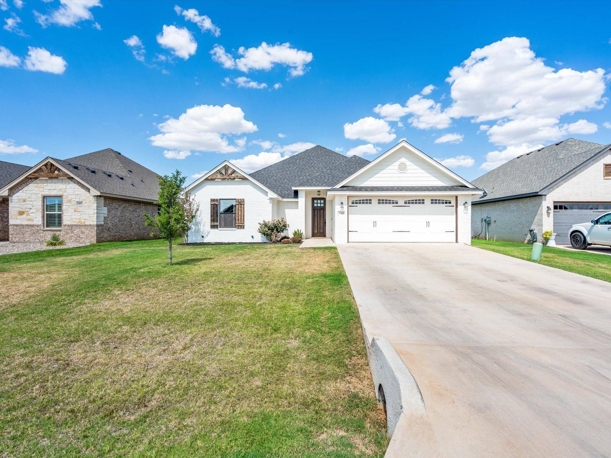 Granbury, TX 76049,3309 White Horse Drive