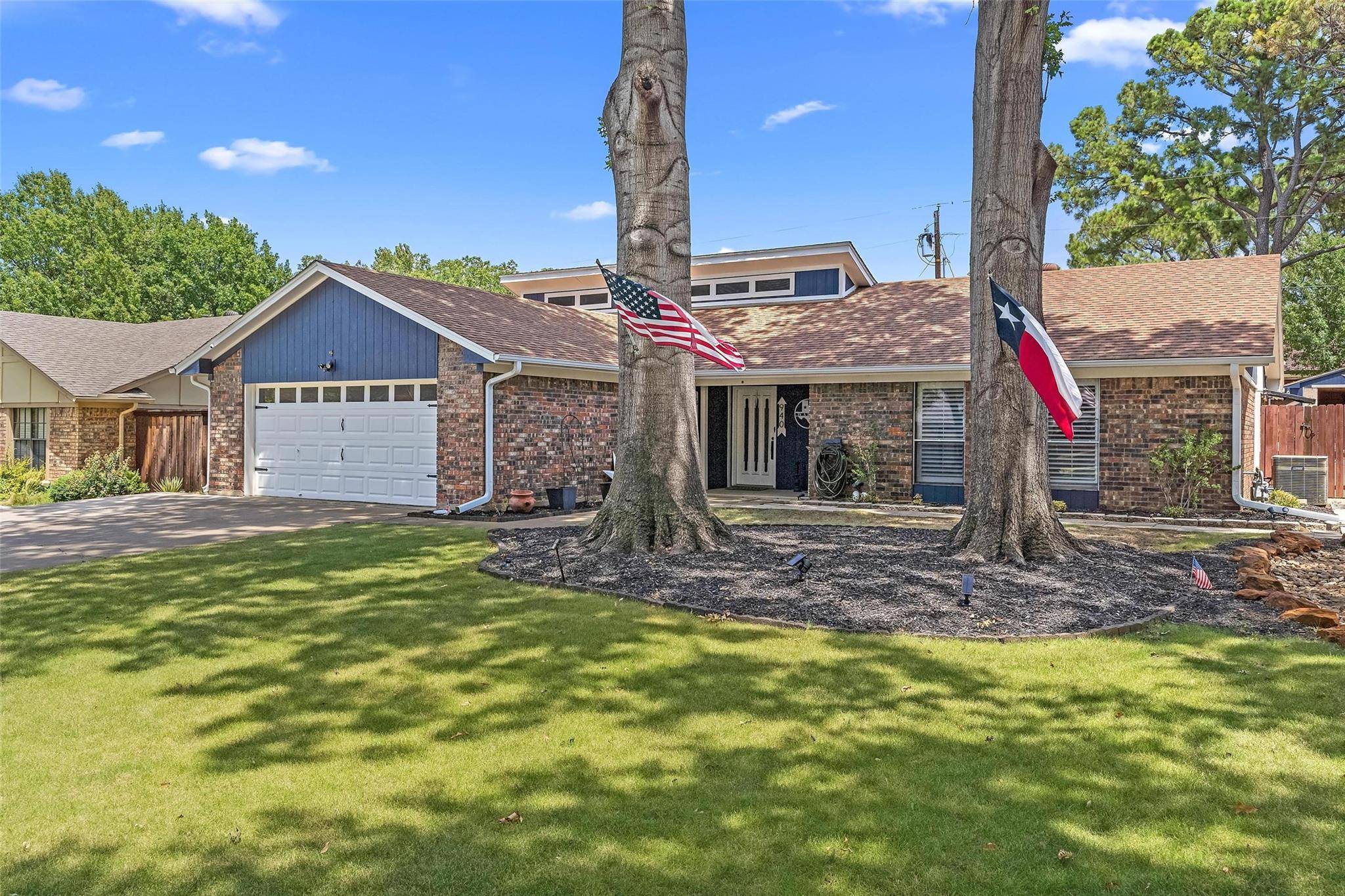 Grapevine, TX 76051,940 Kings Canyon Drive