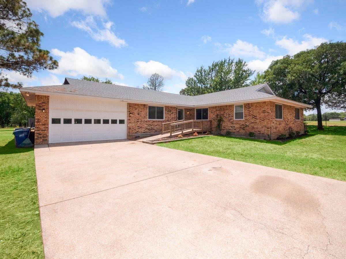 Cleburne, TX 76031,925 County Road 702