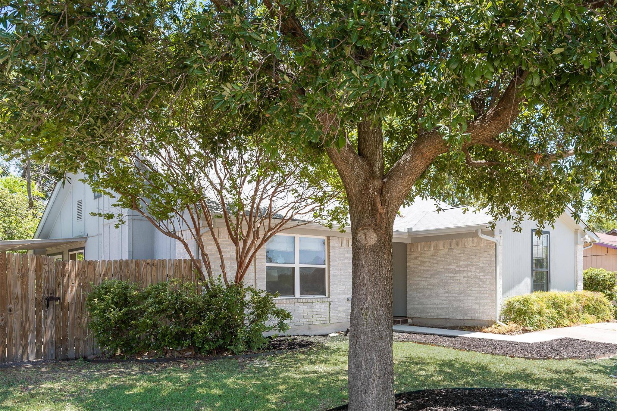 Grand Prairie, TX 75052,614 E Springdale Lane