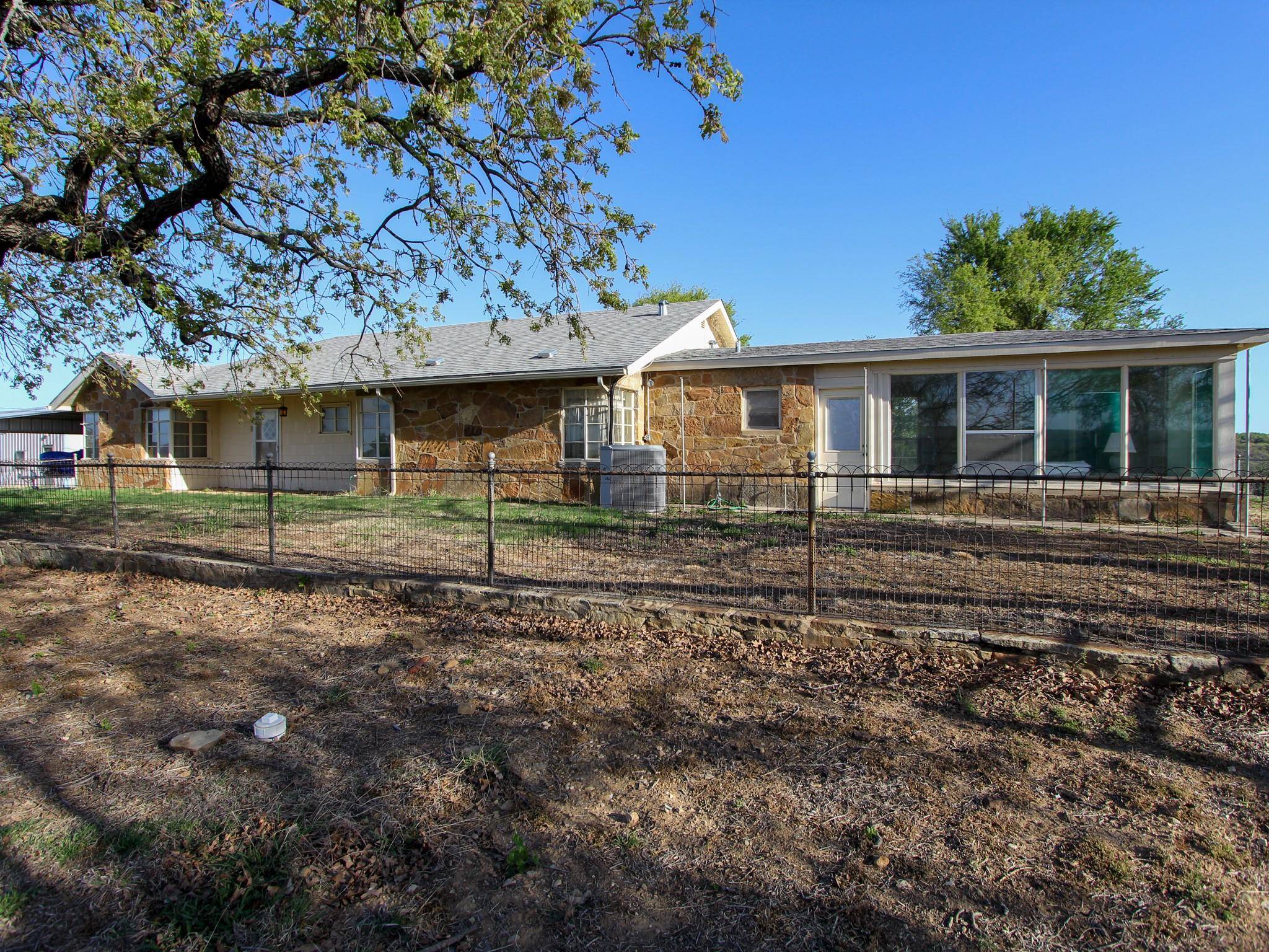 Jacksboro, TX 76458,104 County Rd 1705