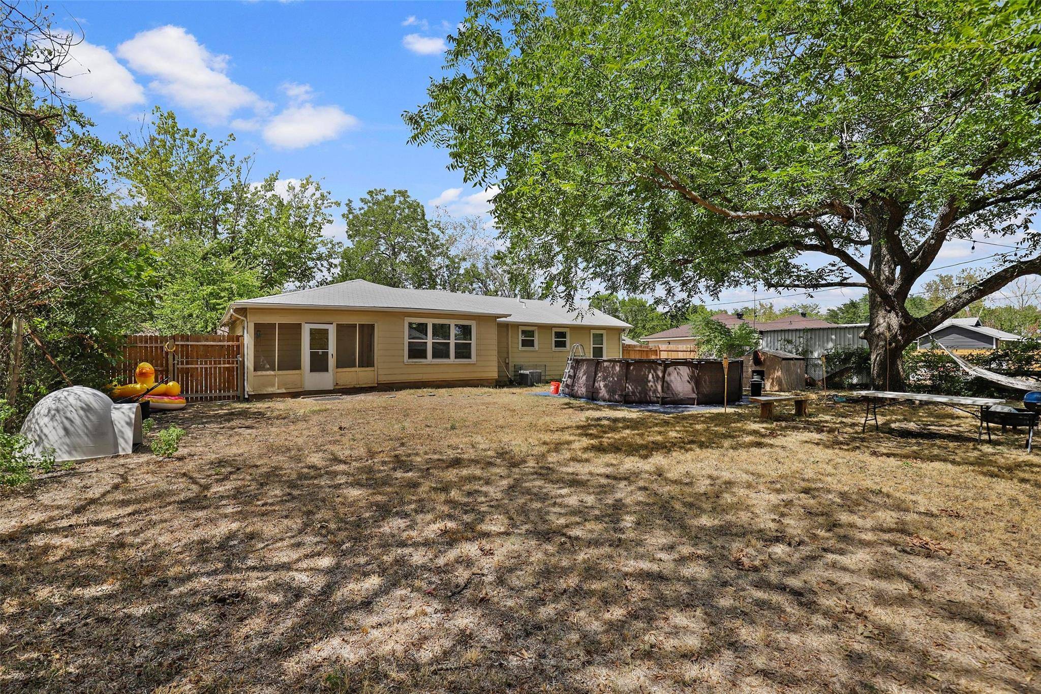 Cleburne, TX 76033,507 Bales Street