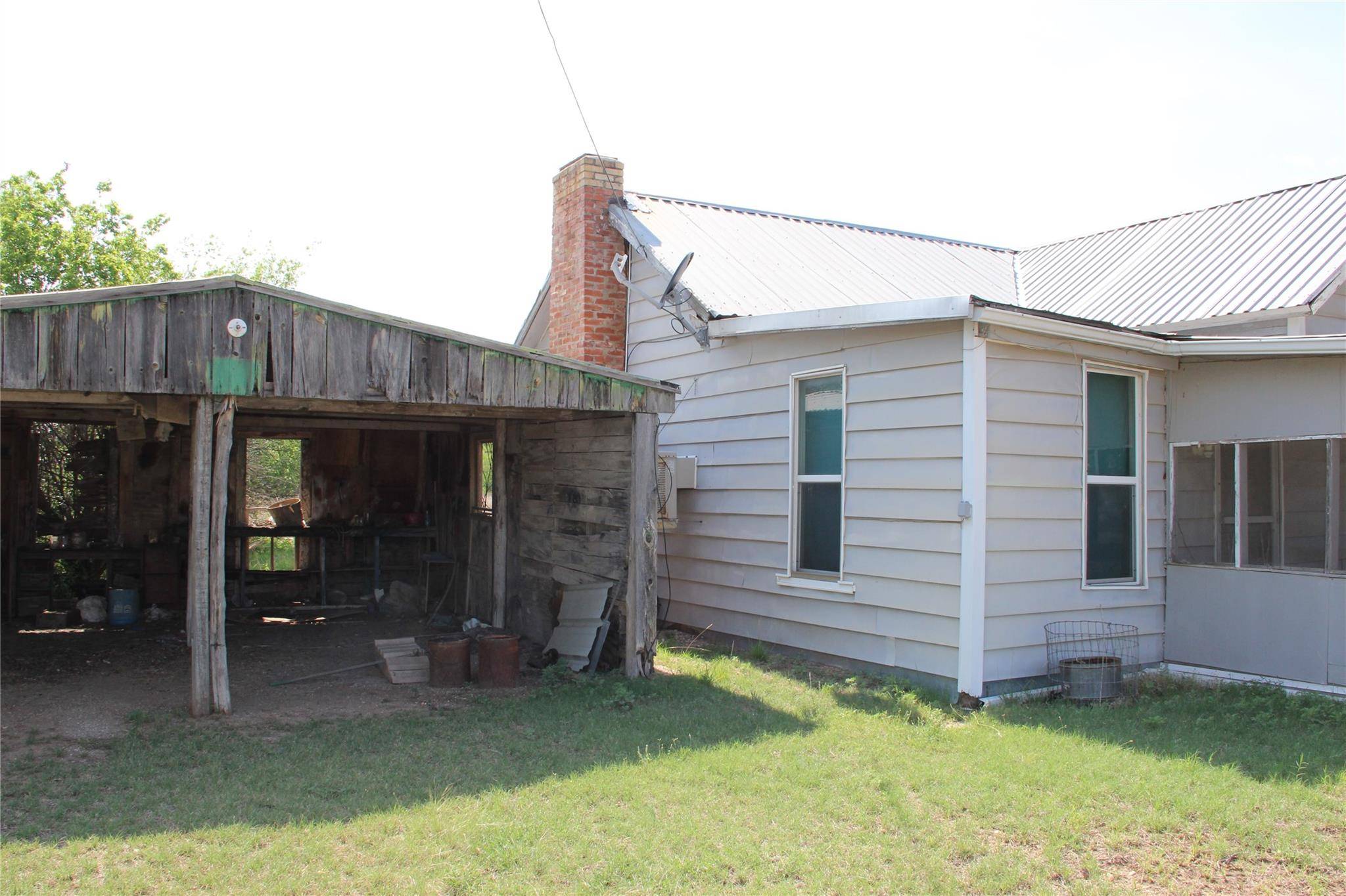 Brady, TX 76825,2105 N Walnut Street