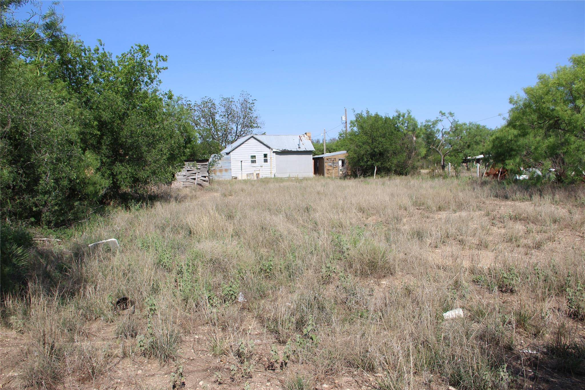 Brady, TX 76825,2105 N Walnut Street