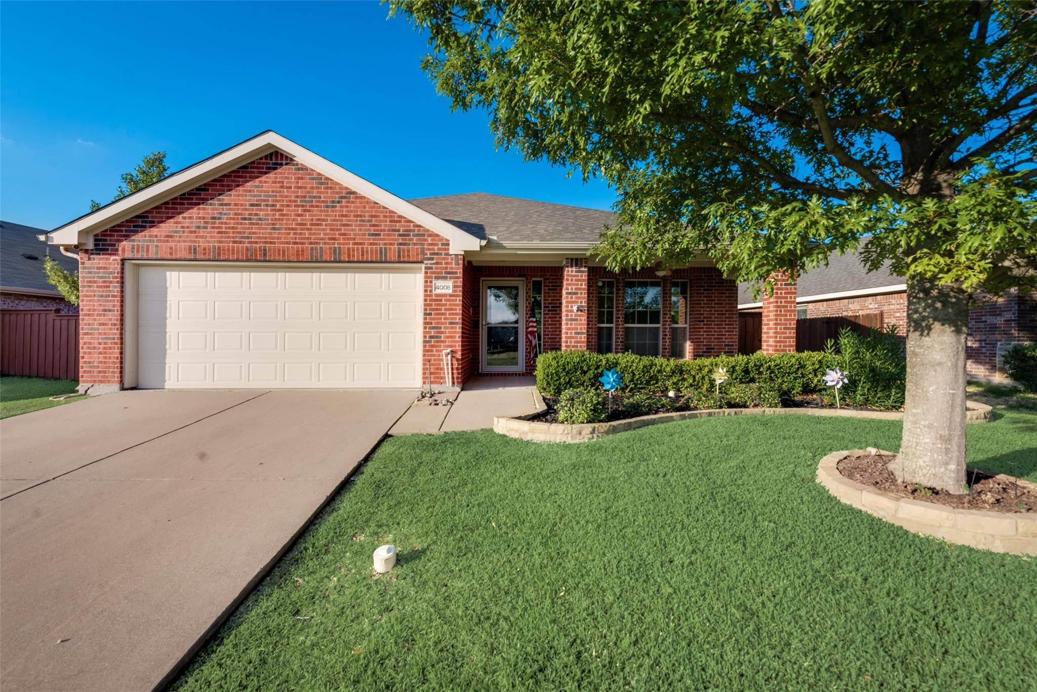 Heartland, TX 75126,4008 Autumnwood Lane