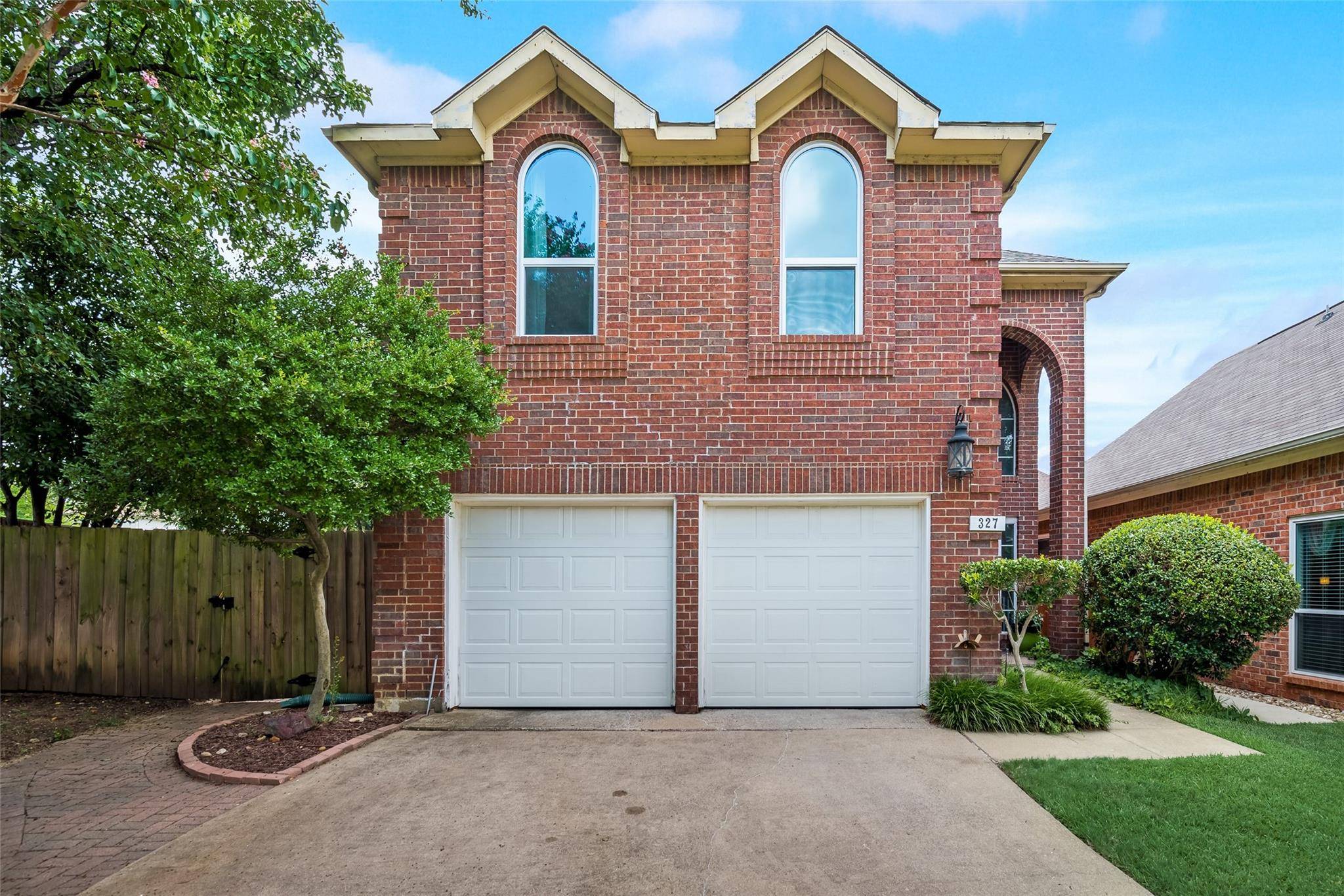 Euless, TX 76039,327 Arbor Court