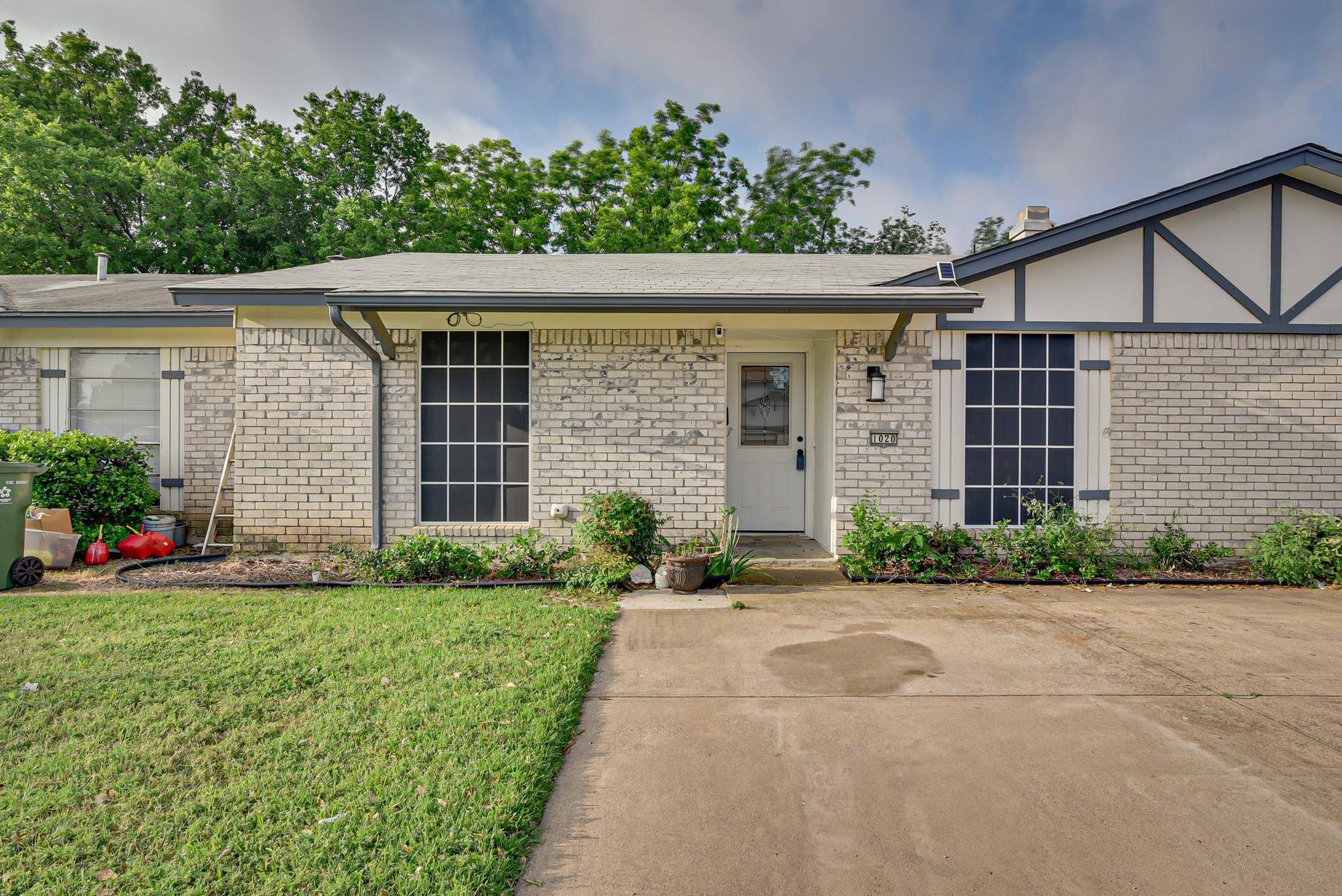 Arlington, TX 76015,1020 Pleasant Valley Lane