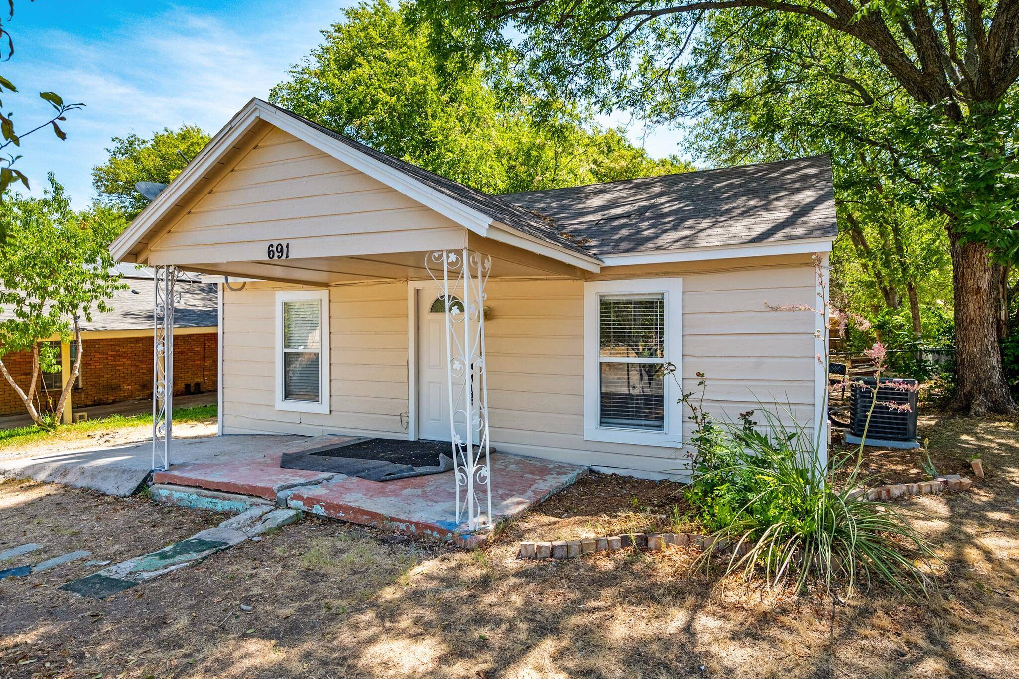 White Settlement, TX 76108,691 Meadow Park Drive