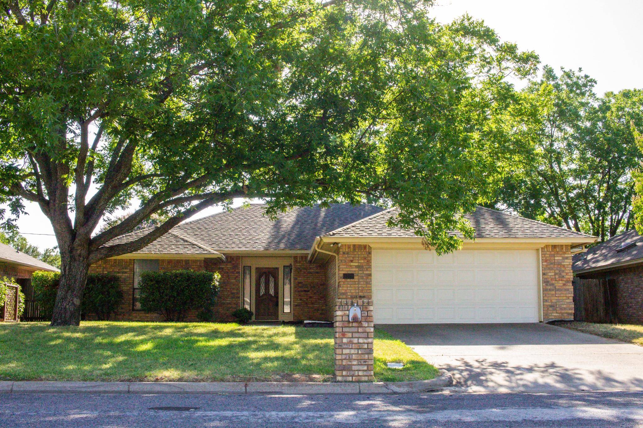 Arlington, TX 76012,2308 Lovell Court