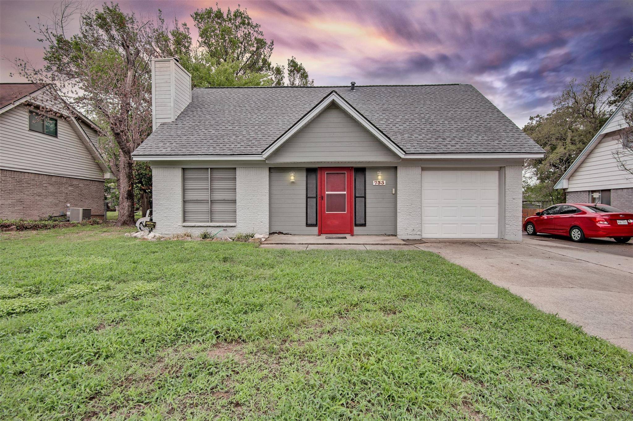 Hurst, TX 76053,733 W Cedar Street