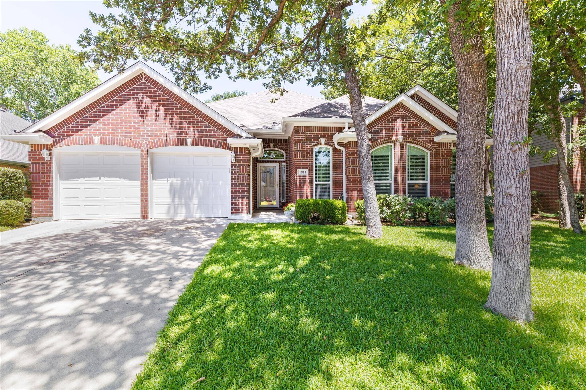 Arlington, TX 76006,1911 Paloma Way