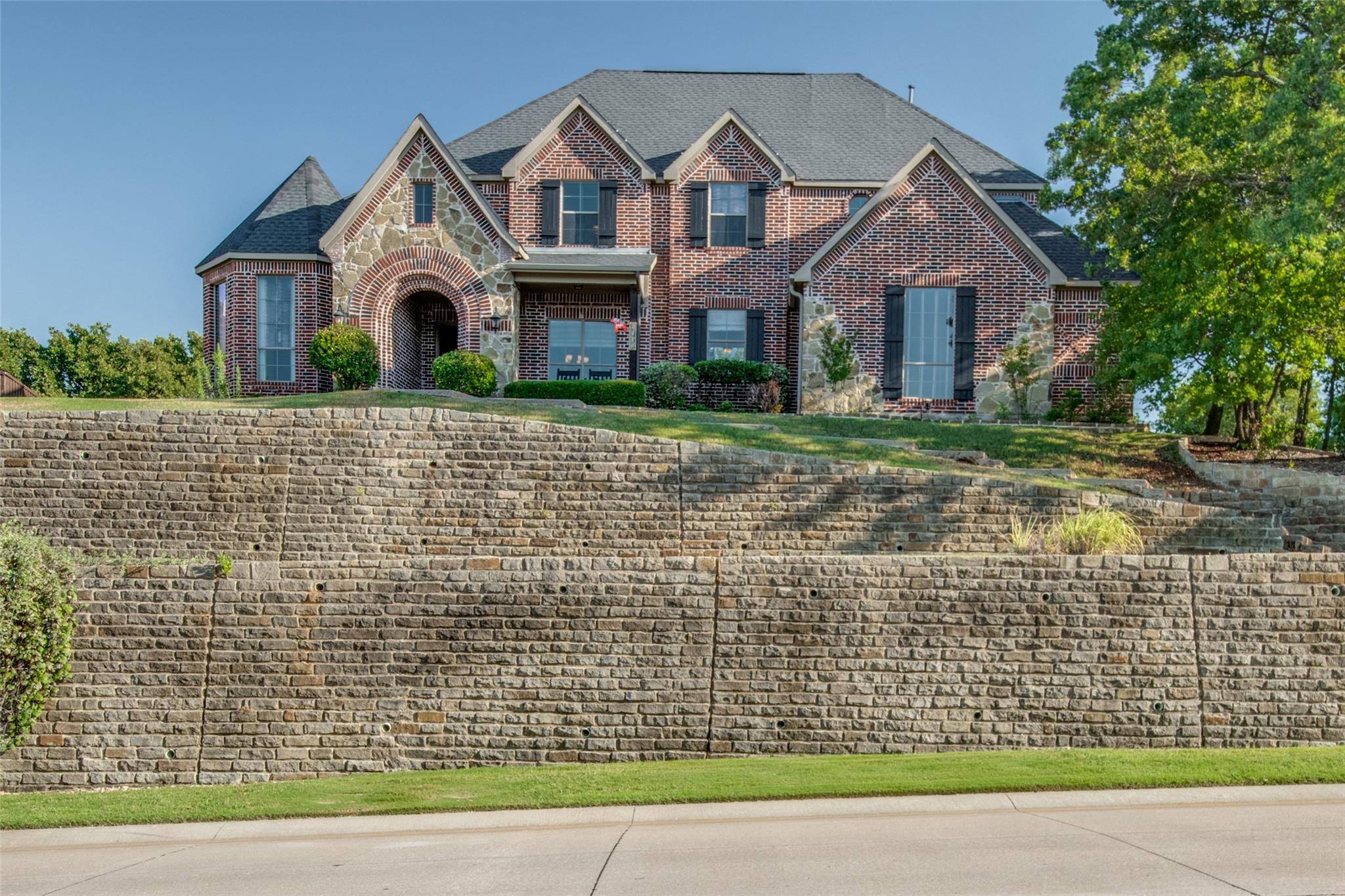 Highland Village, TX 75077,3305 Castlewood Boulevard