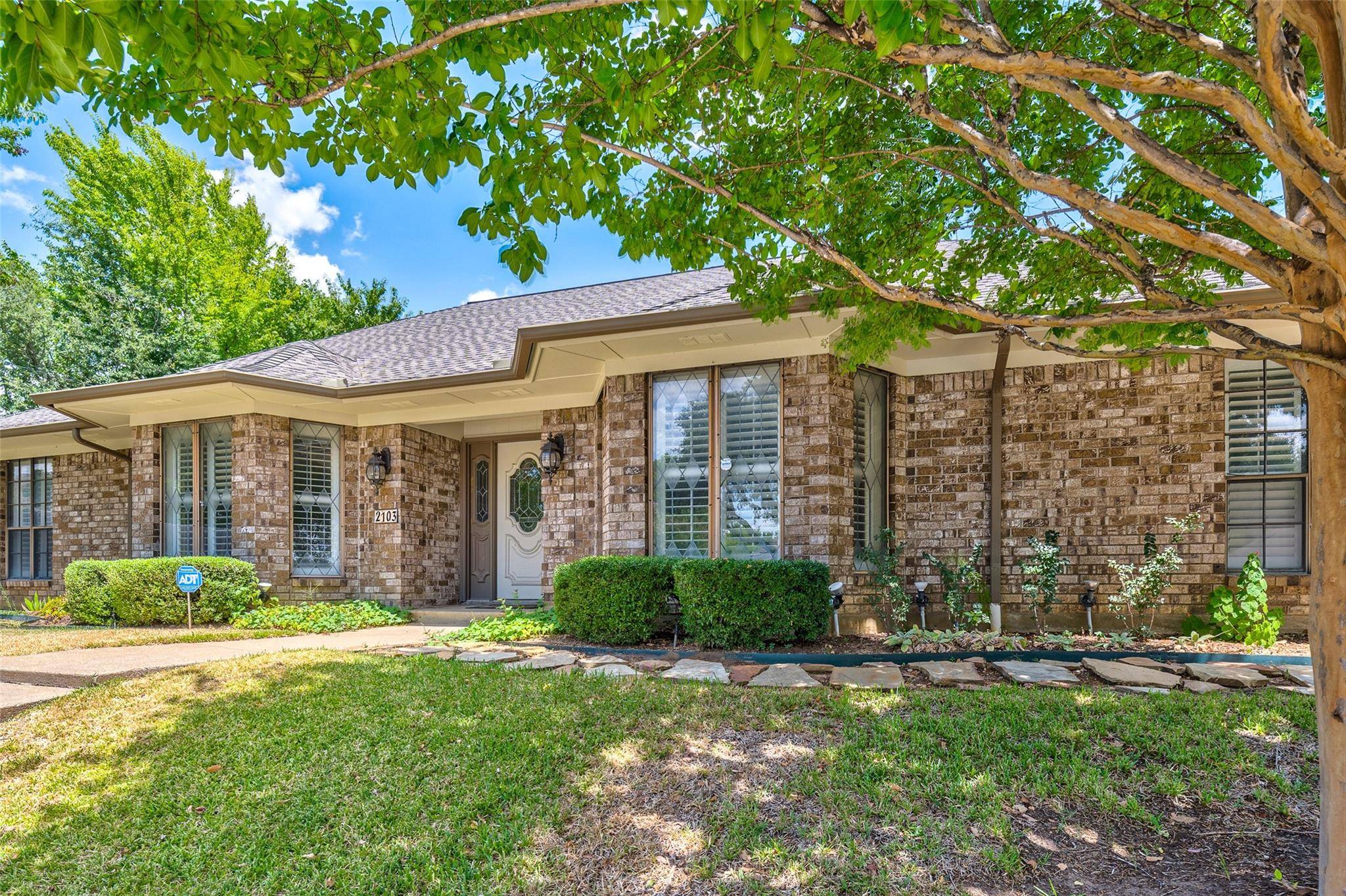 Arlington, TX 76012,2103 Lake Country Drive