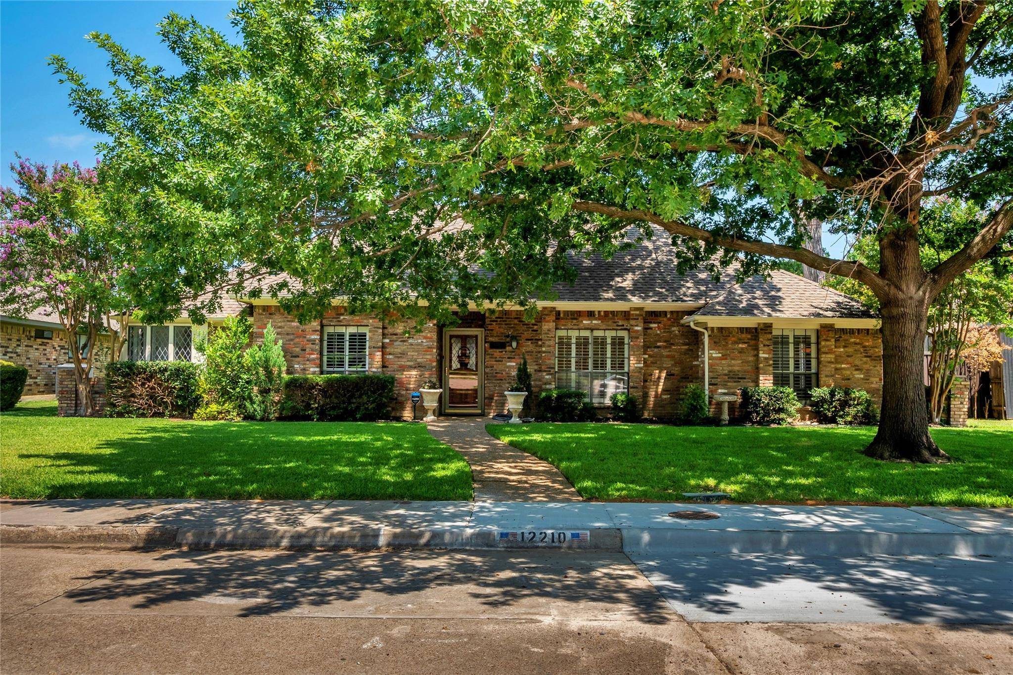 Dallas, TX 75243,12210 Pleasant Valley Drive