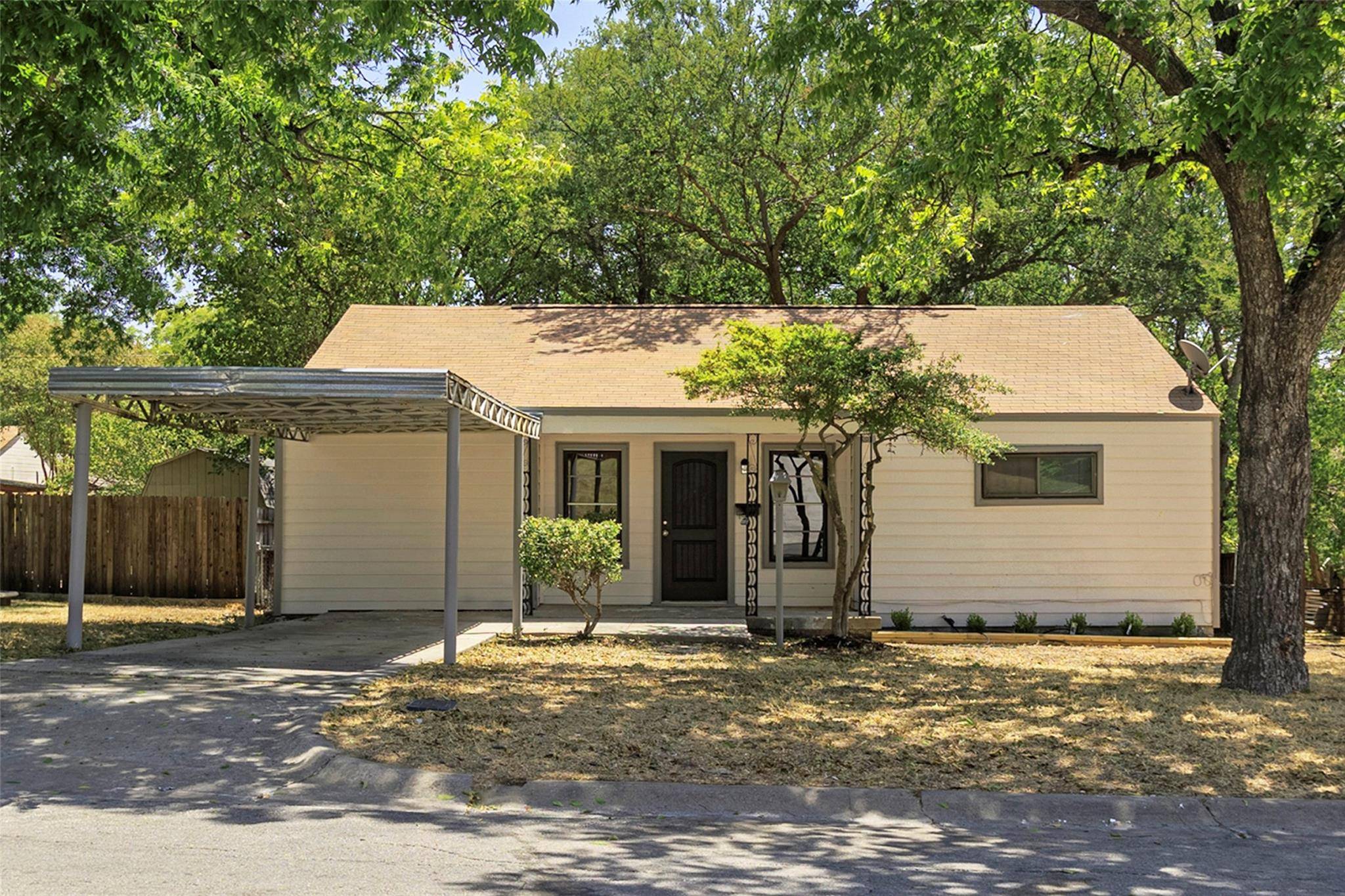 River Oaks, TX 76114,1618 Laura Road