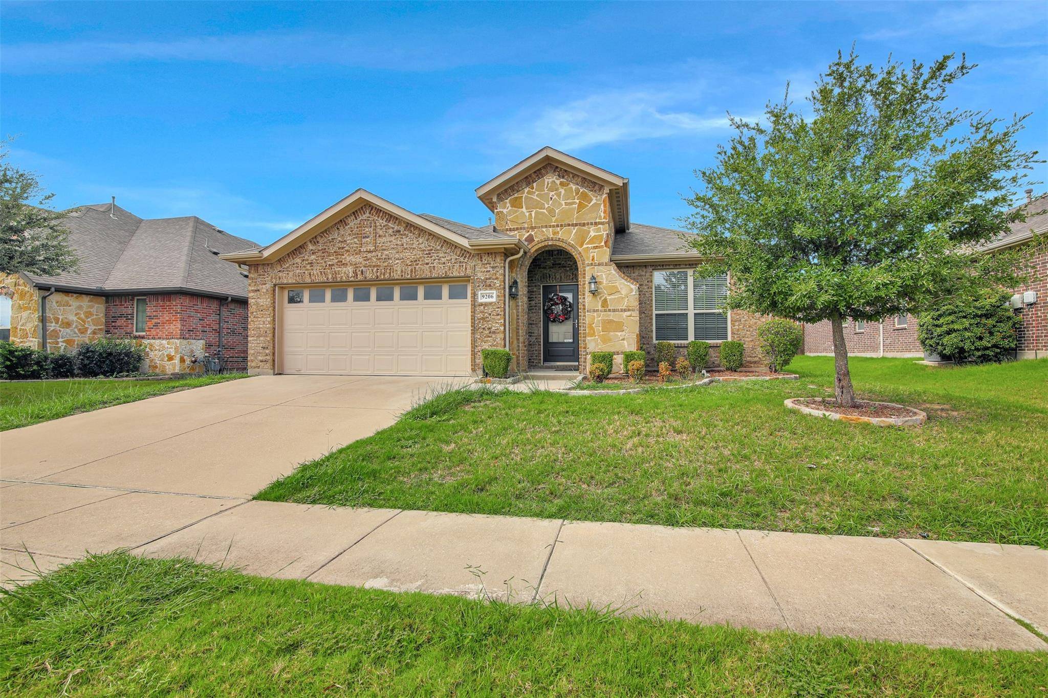 Arlington, TX 76002,9206 Moon River Court