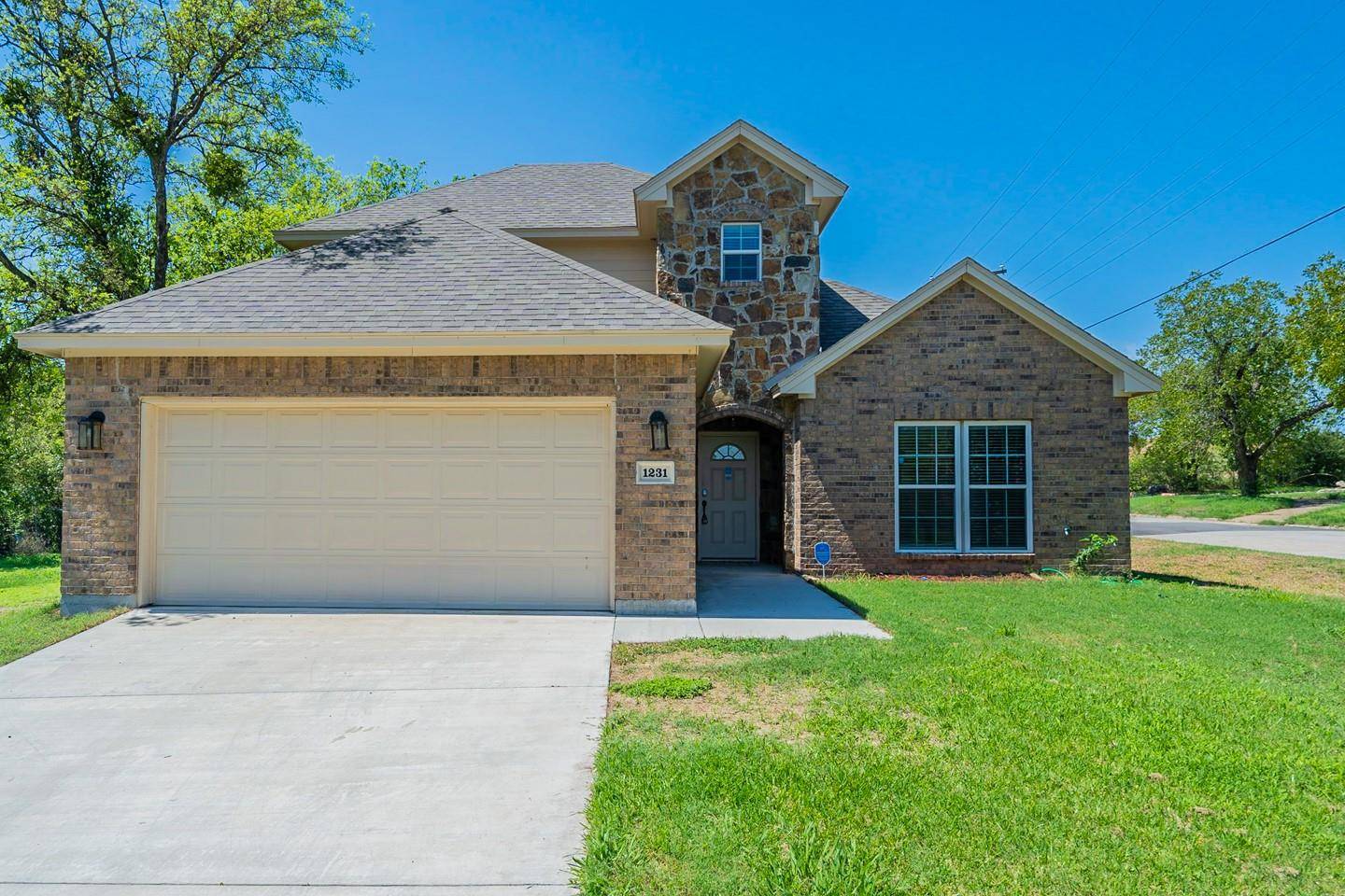 River Oaks, TX 76114,1231 Cambridge Street