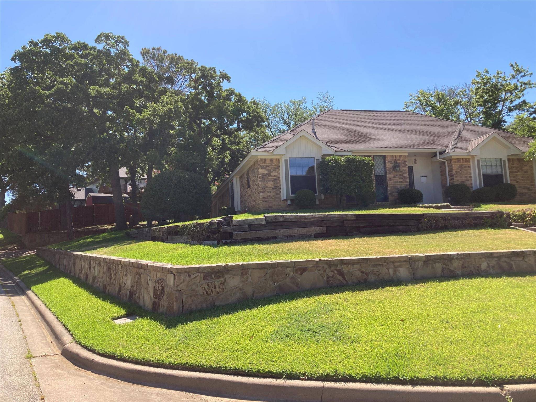 Grapevine, TX 76051,3005 Sweet Briar Street