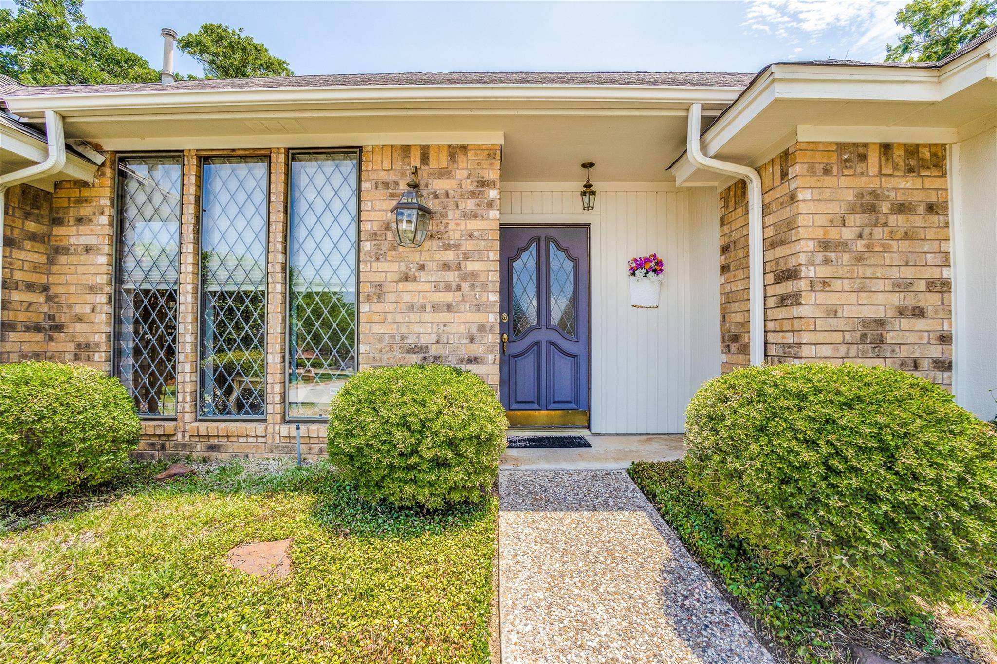 Grapevine, TX 76051,3005 Sweet Briar Street