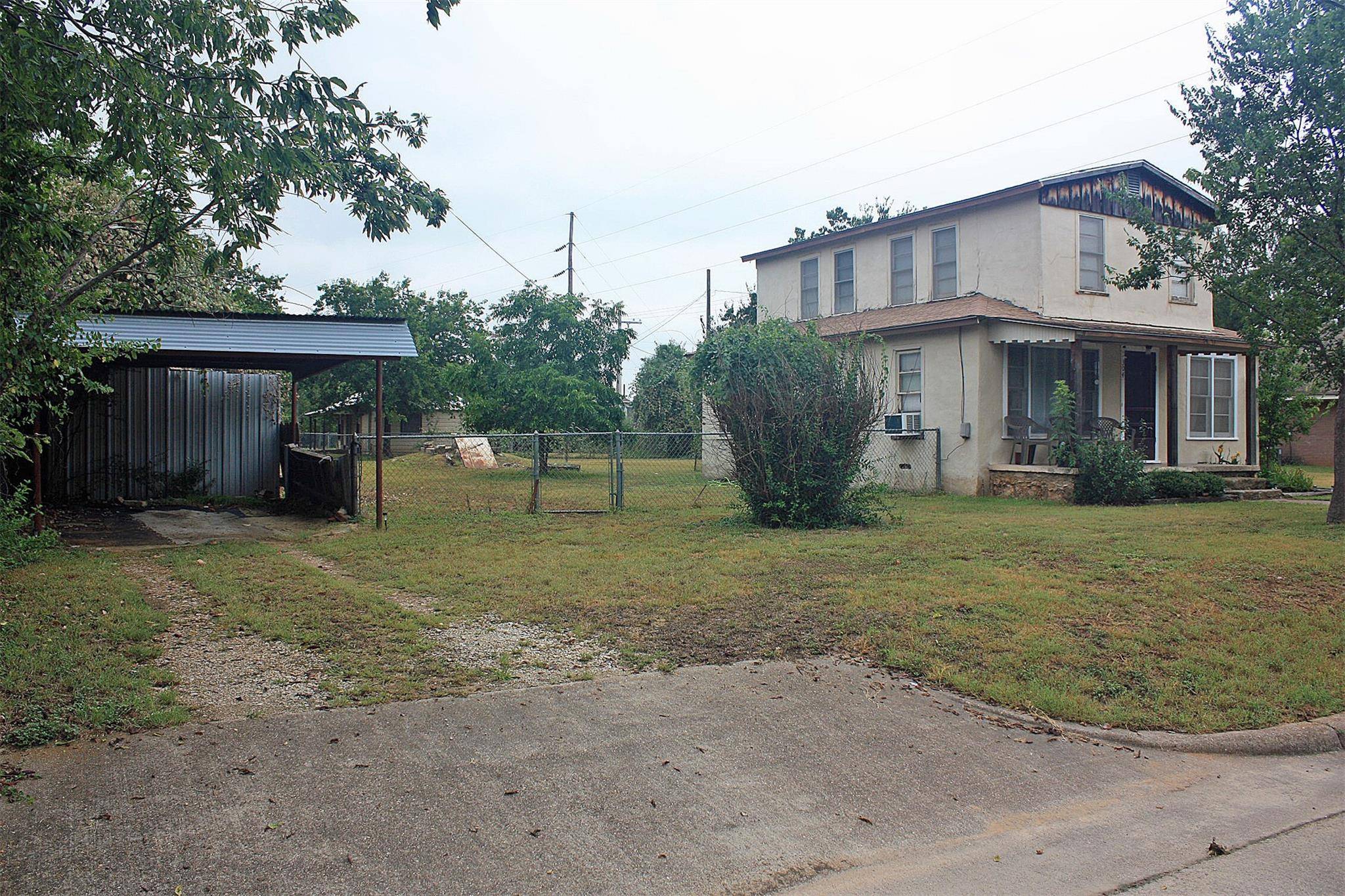 Glen Rose, TX 76043,304 Bryan Street