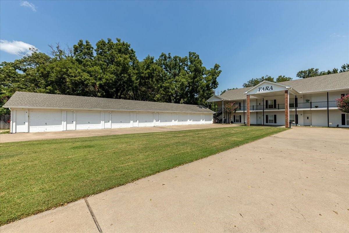 Glen Rose, TX 76043,400 N Gaither Street #8