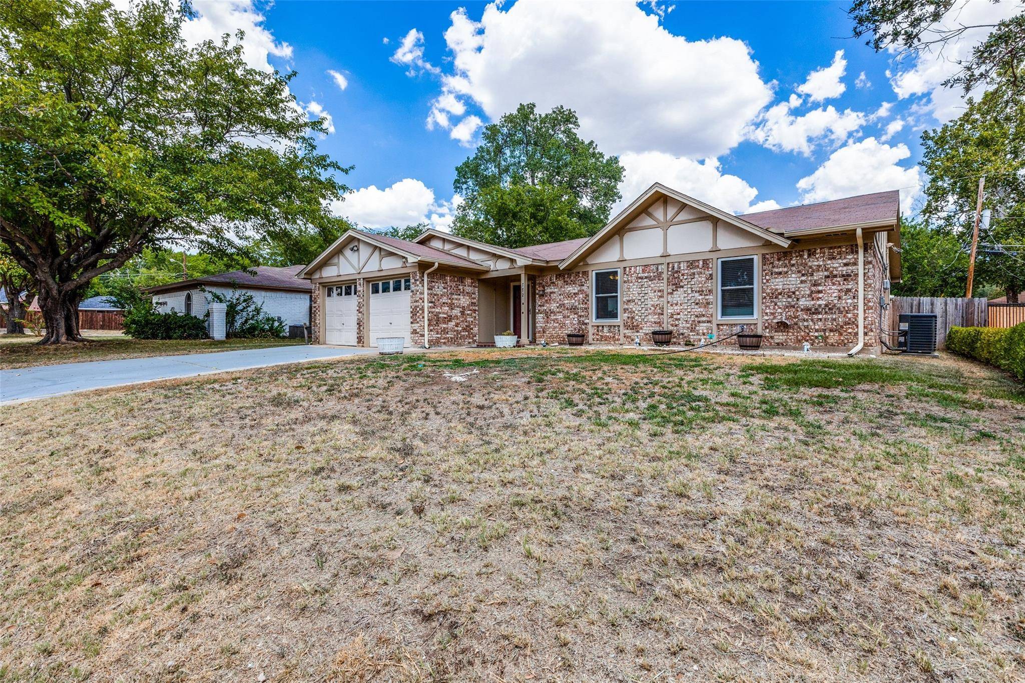 Burleson, TX 76028,772 Charlyne Drive