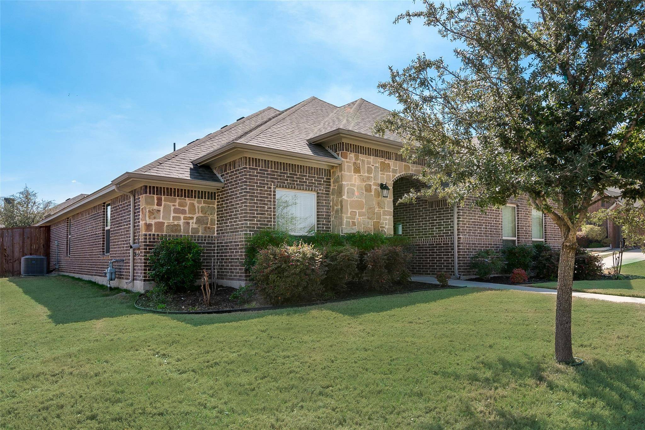 Azle, TX 76020,100 Valle Court