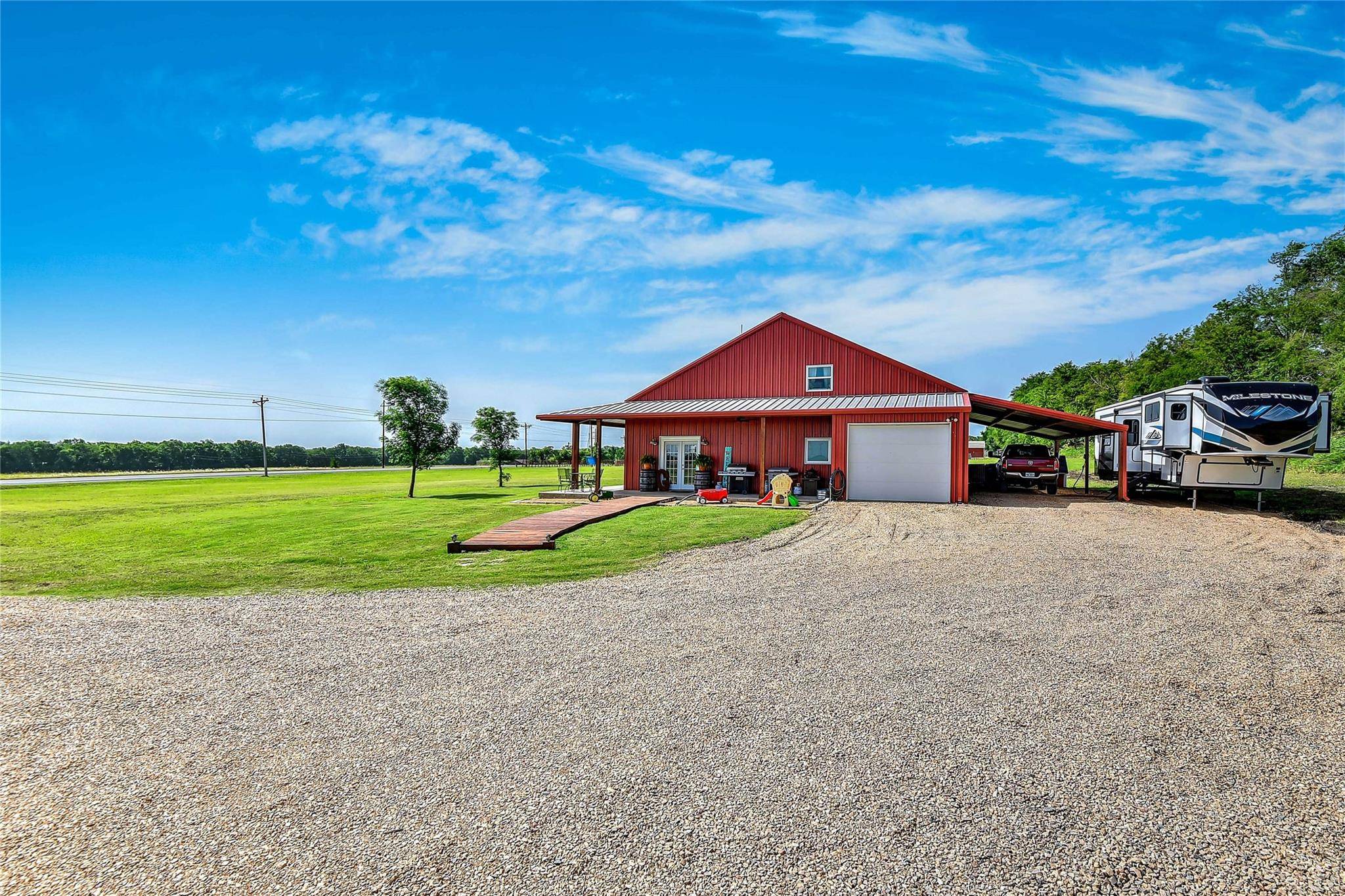 Bells, TX 75414,13685 S US Highway 69