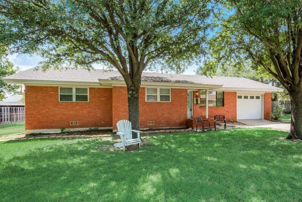 Muenster, TX 76252,1021 N Cedar Street