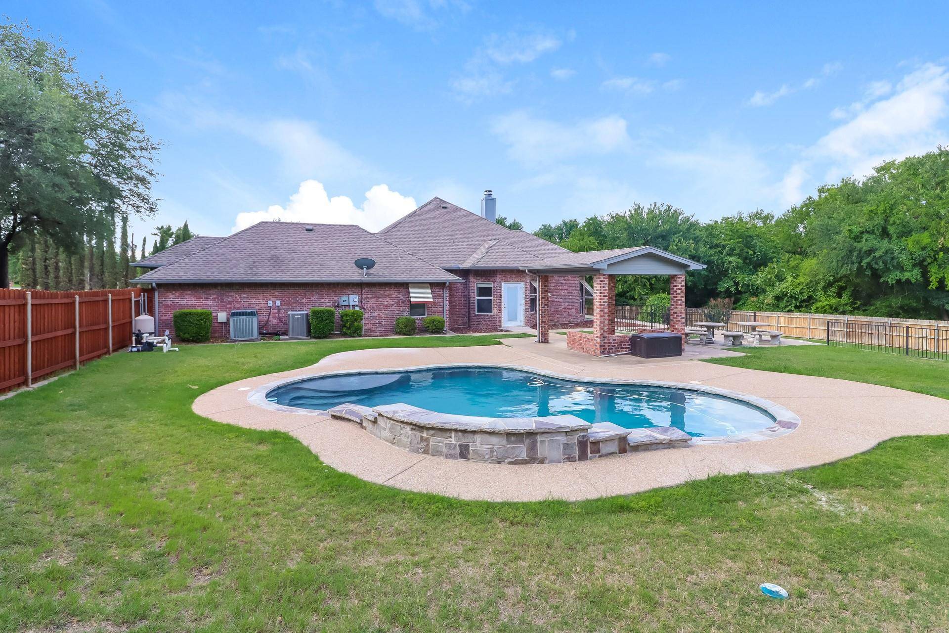 Granbury, TX 76049,417 Bonita Drive