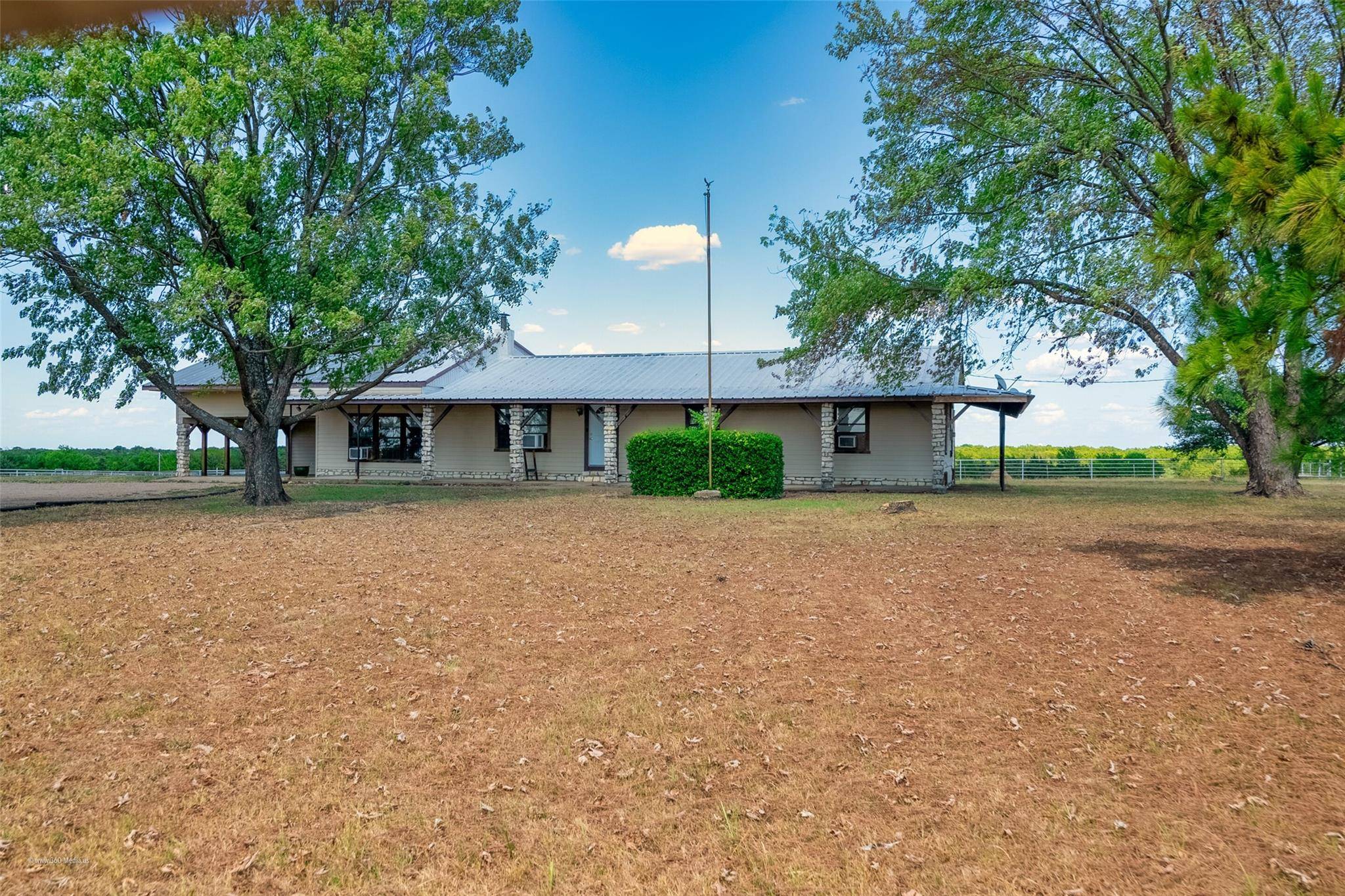 Campbell, TX 75422,1643 County Road 4109